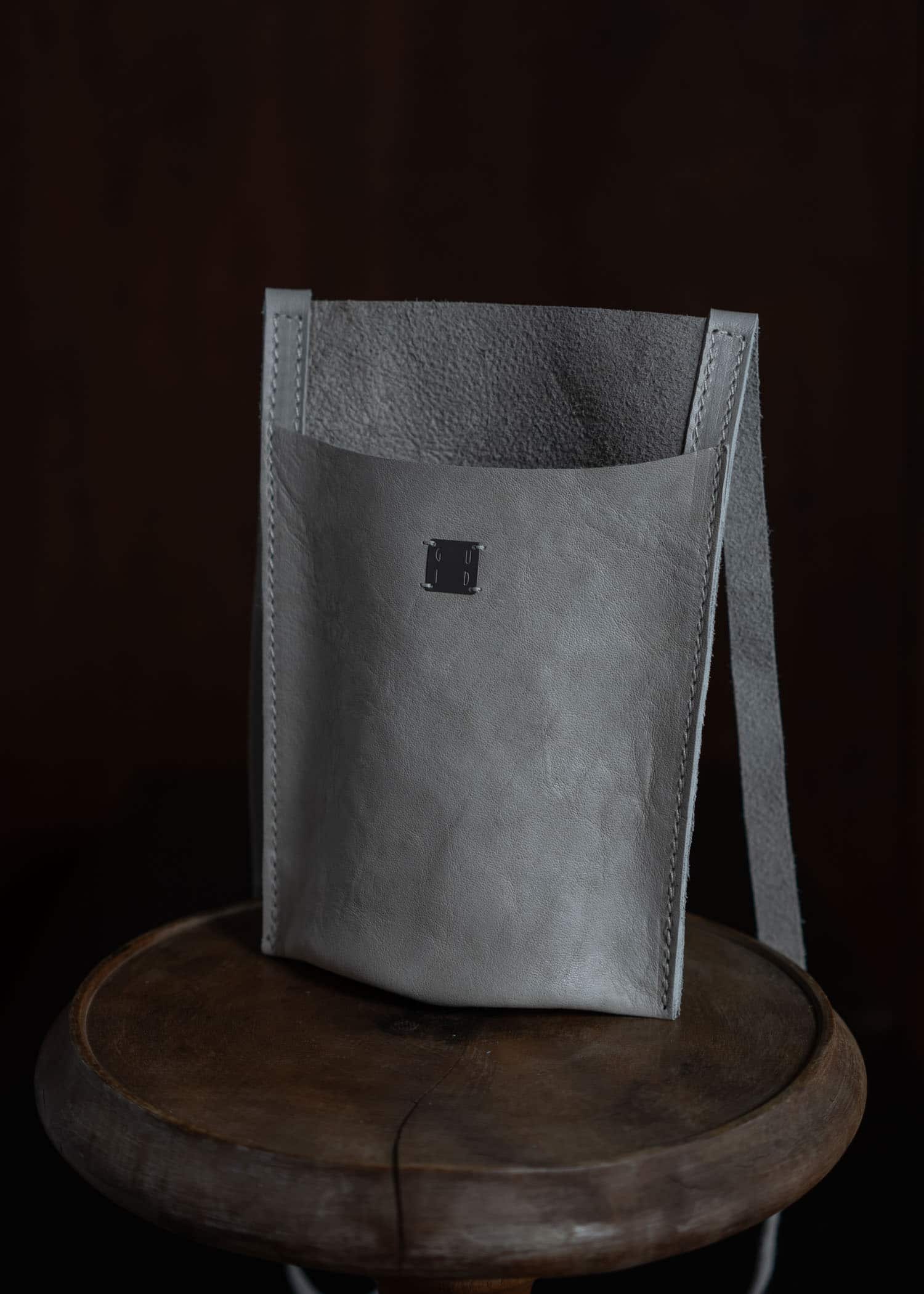 GUIDI PKT1 CO156T PHONE HOLDER SHOULDER CASE SOFT HORSE FULL GRAIN