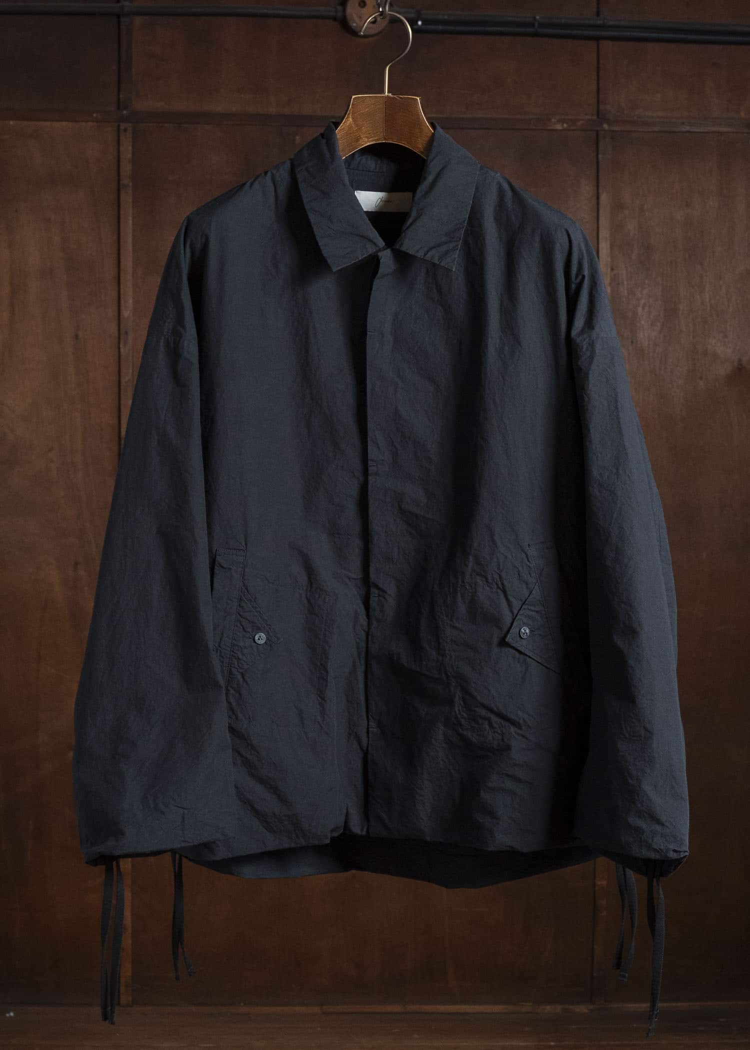 amachi. AY19J-2104 Air Forming Jacket Charcoal Black