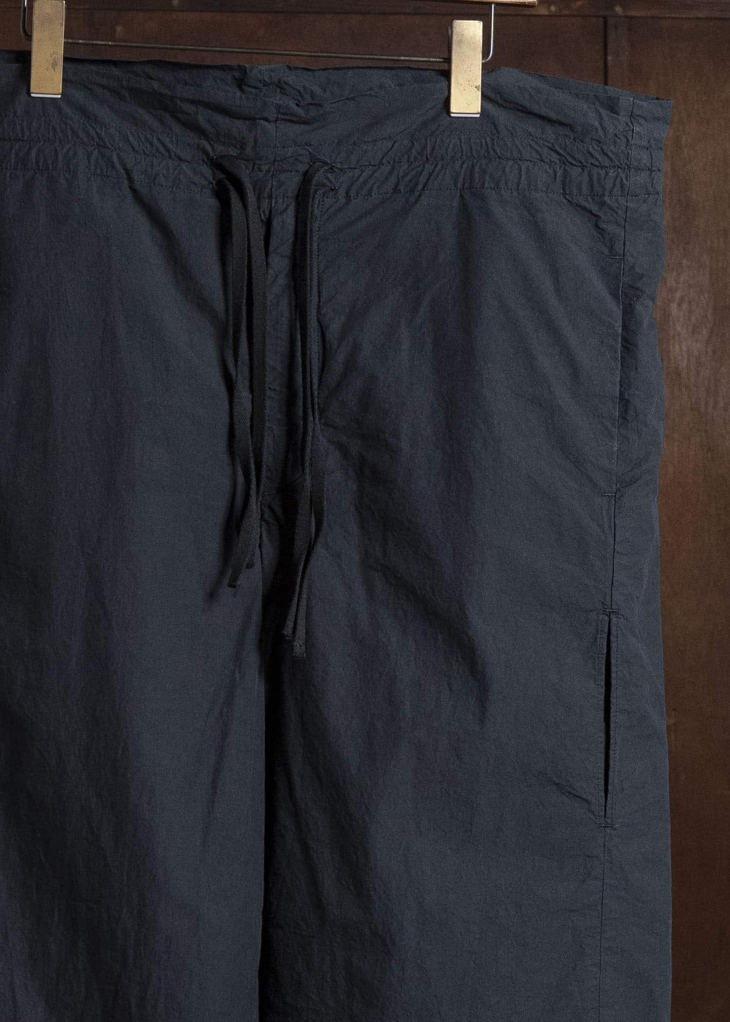 amachi. AY19B-3079 Air Forming Pants Charcoal Black