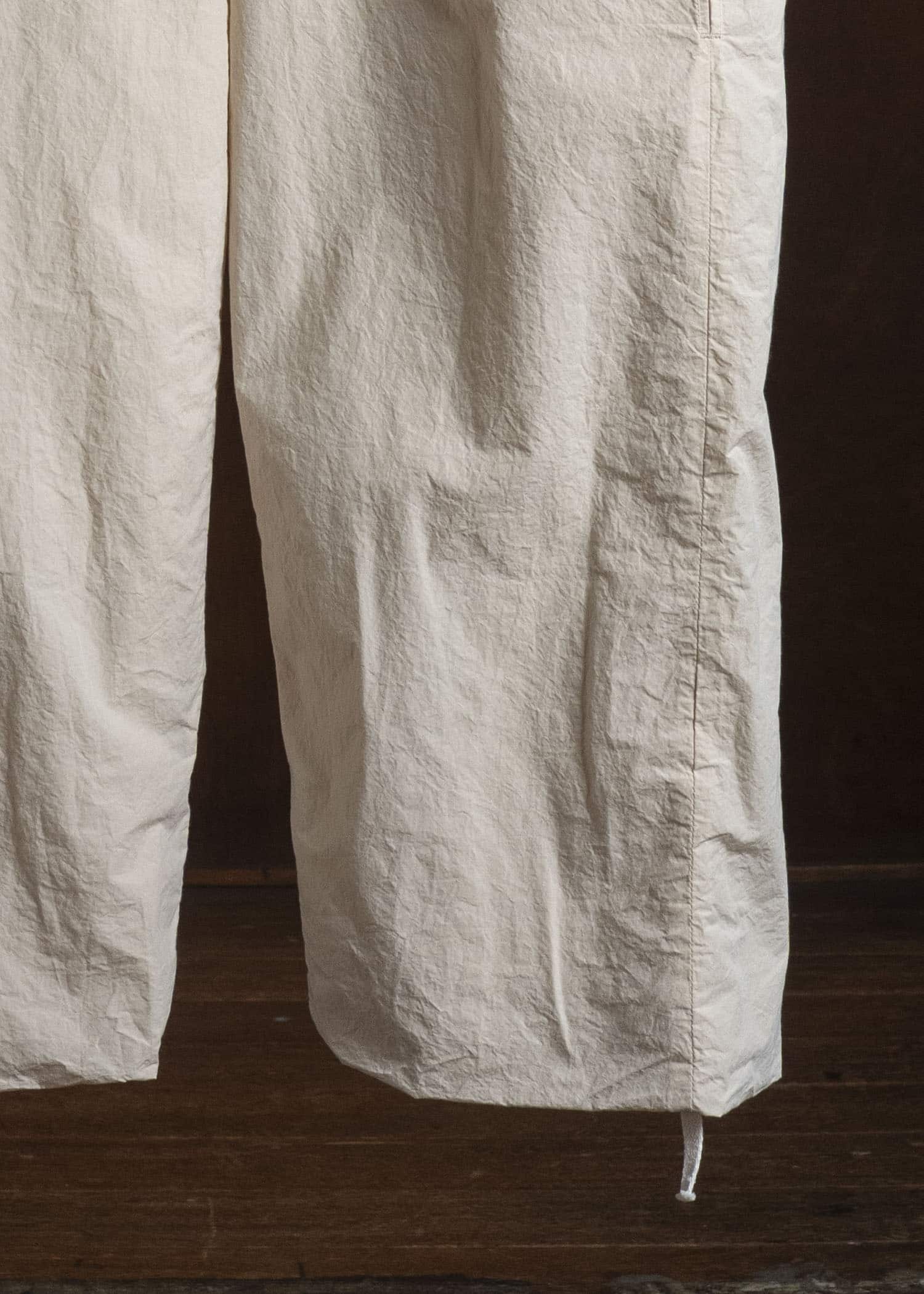 amachi. AY19B-3079 Air Forming Pants Off White