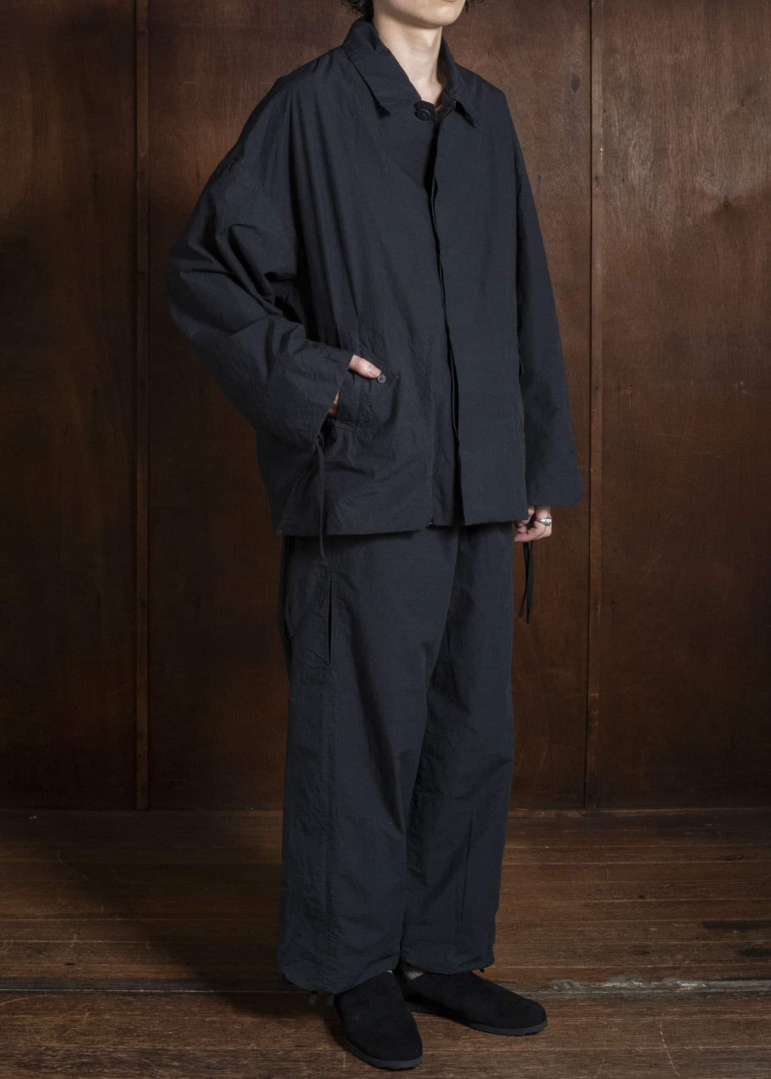 amachi. AY19J-2104 Air Forming Jacket Charcoal Black