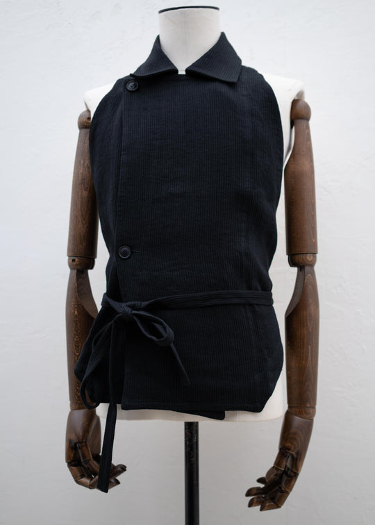 JAN-JAN VAN ESSCHE ""GILET#13"" SHORT GILET BLACK RIDGED LINEN