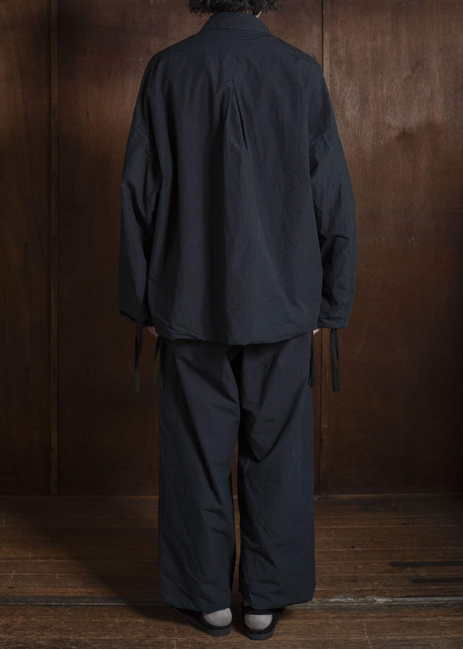 amachi. AY19B-3079 Air Forming Pants Charcoal Black