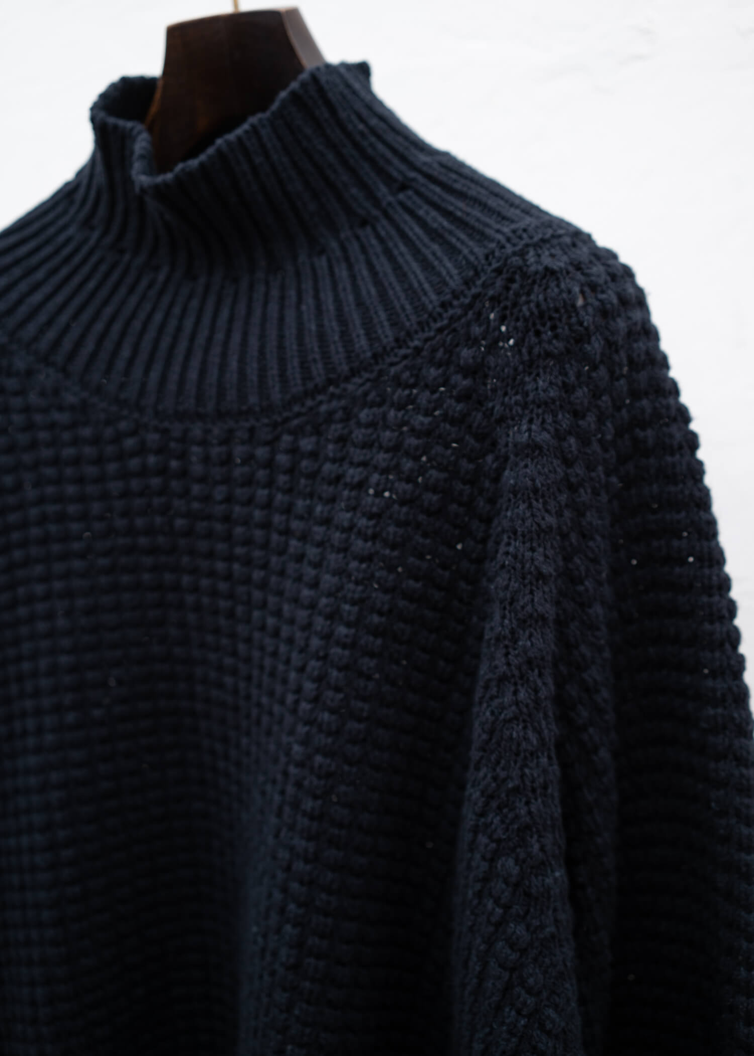 JAN-JAN VAN ESSCHE "KNIT#61" LOOSE FIT HEAVIER WEIGHT TURTLE NECK PITCH BLACK LALIN