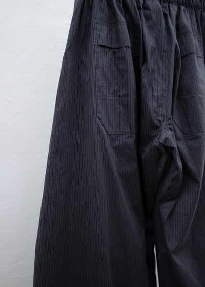 JAN-JAN VAN ESSCHE "TROUSERS#77" LOOSE FIT SINGLE PLEATED TROUSERS ANTHRACITE RIDGED STRIPED SHIRTING