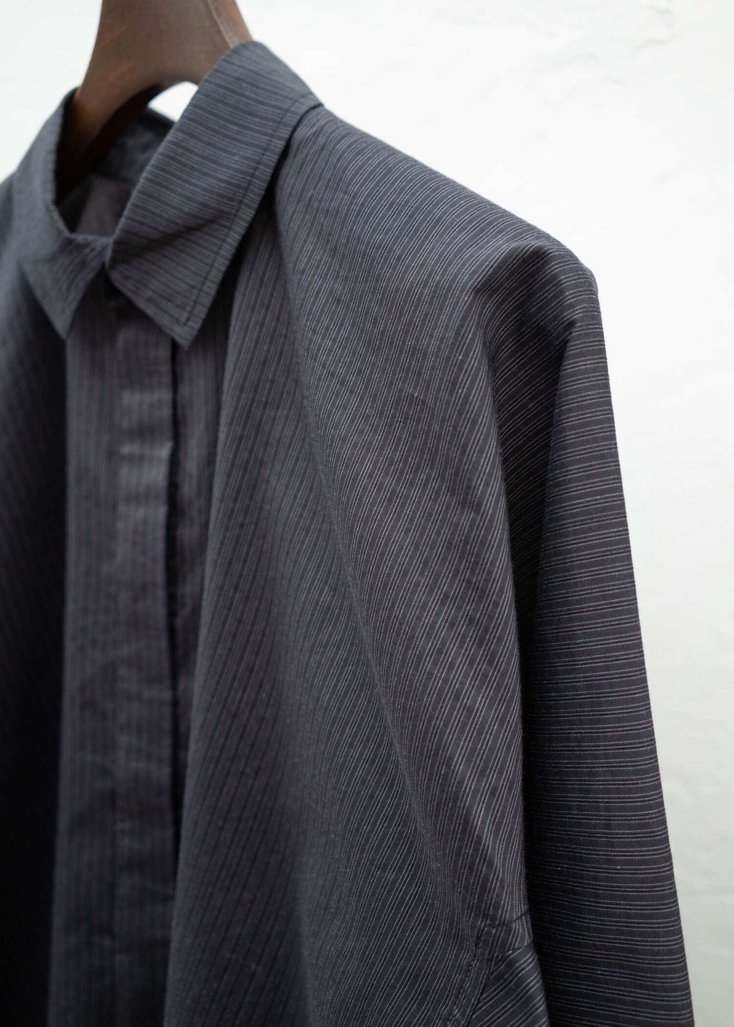 JAN-JAN VAN ESSCHE "SHIRT#90" REGULAR FIT DRESS SHIRT ANTHRACITE RIDGE STRIPED SHIRTING