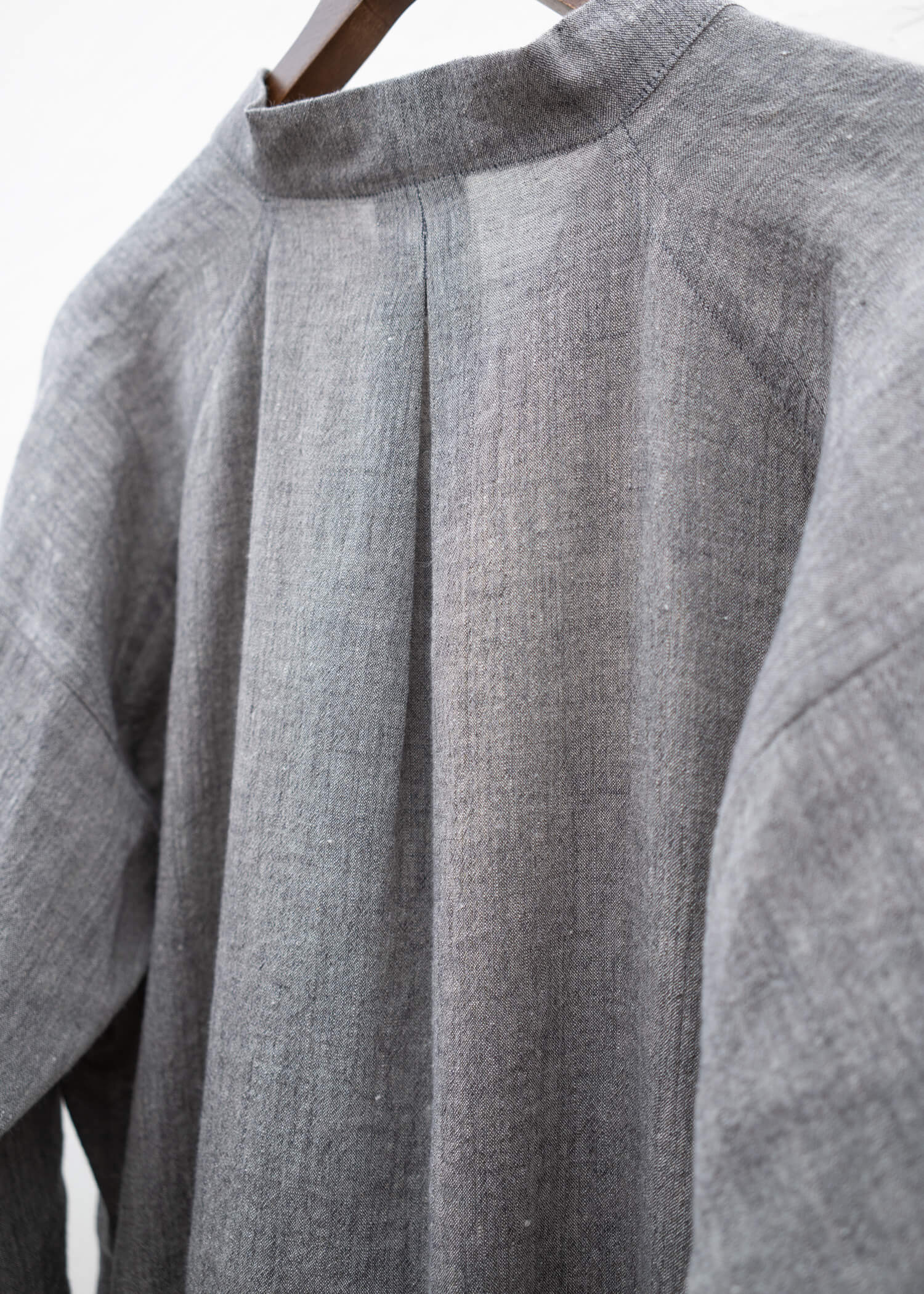 JAN-JAN VAN ESSCHE "SHIRT#91" V-NECK MID LENGTH SHIRT GREY MELE LINEN COTTON WOOL CHAMBRAY