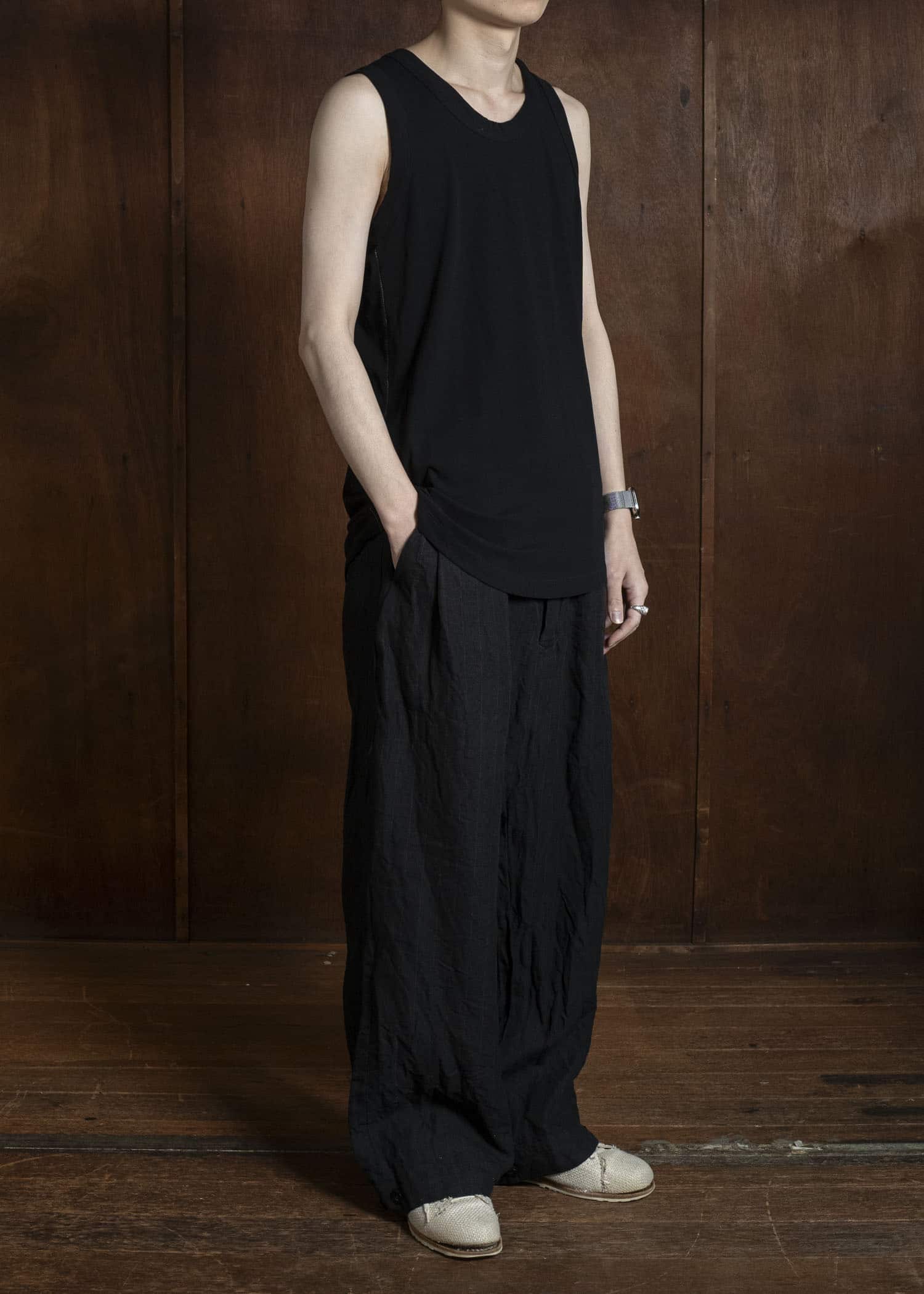 KLASICA SUD BACK SEEM REGULAR FIT TANK TOP BLACK