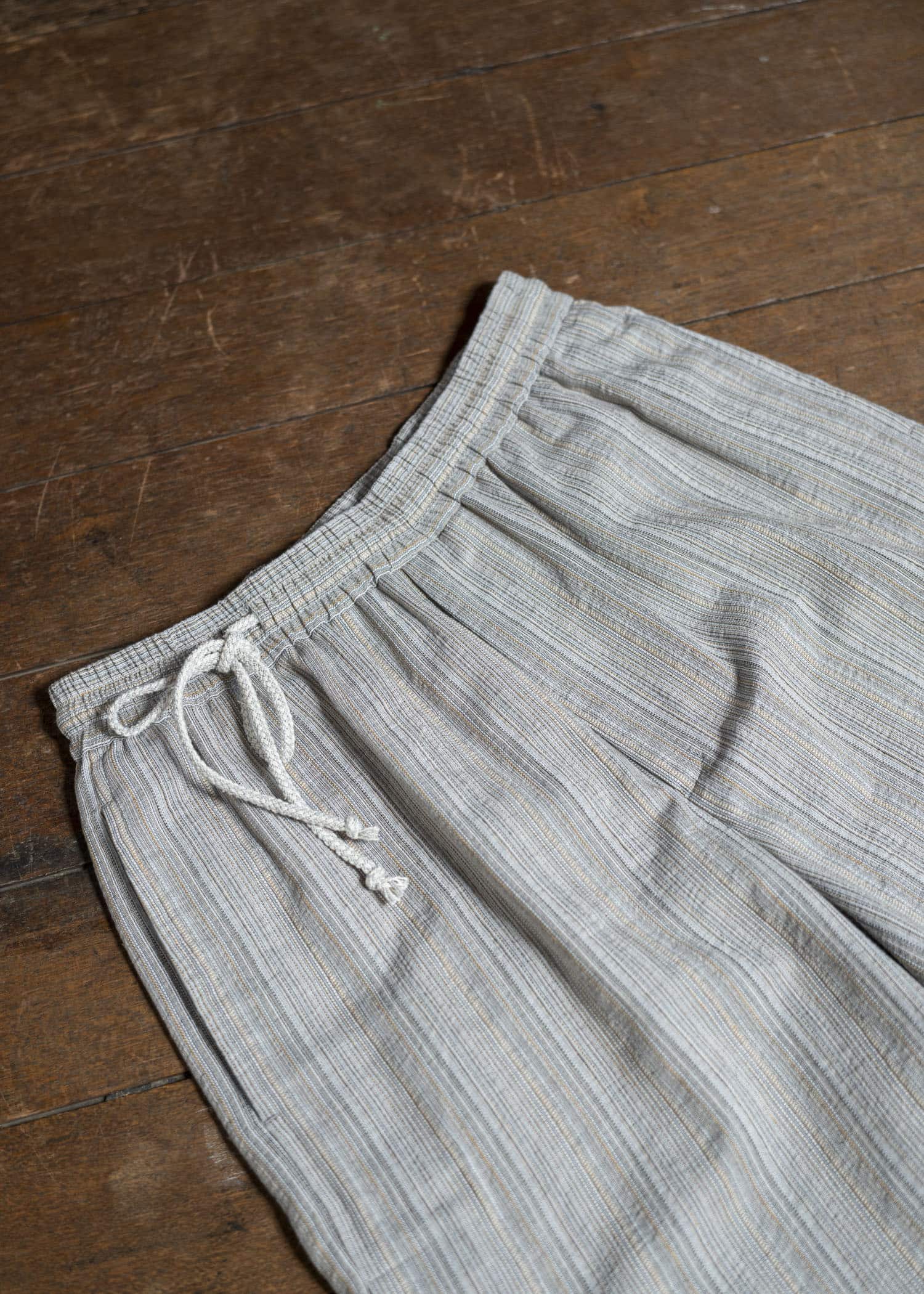 amachi. Phenomena Stripe Shorts AY16-24 Gray Beige