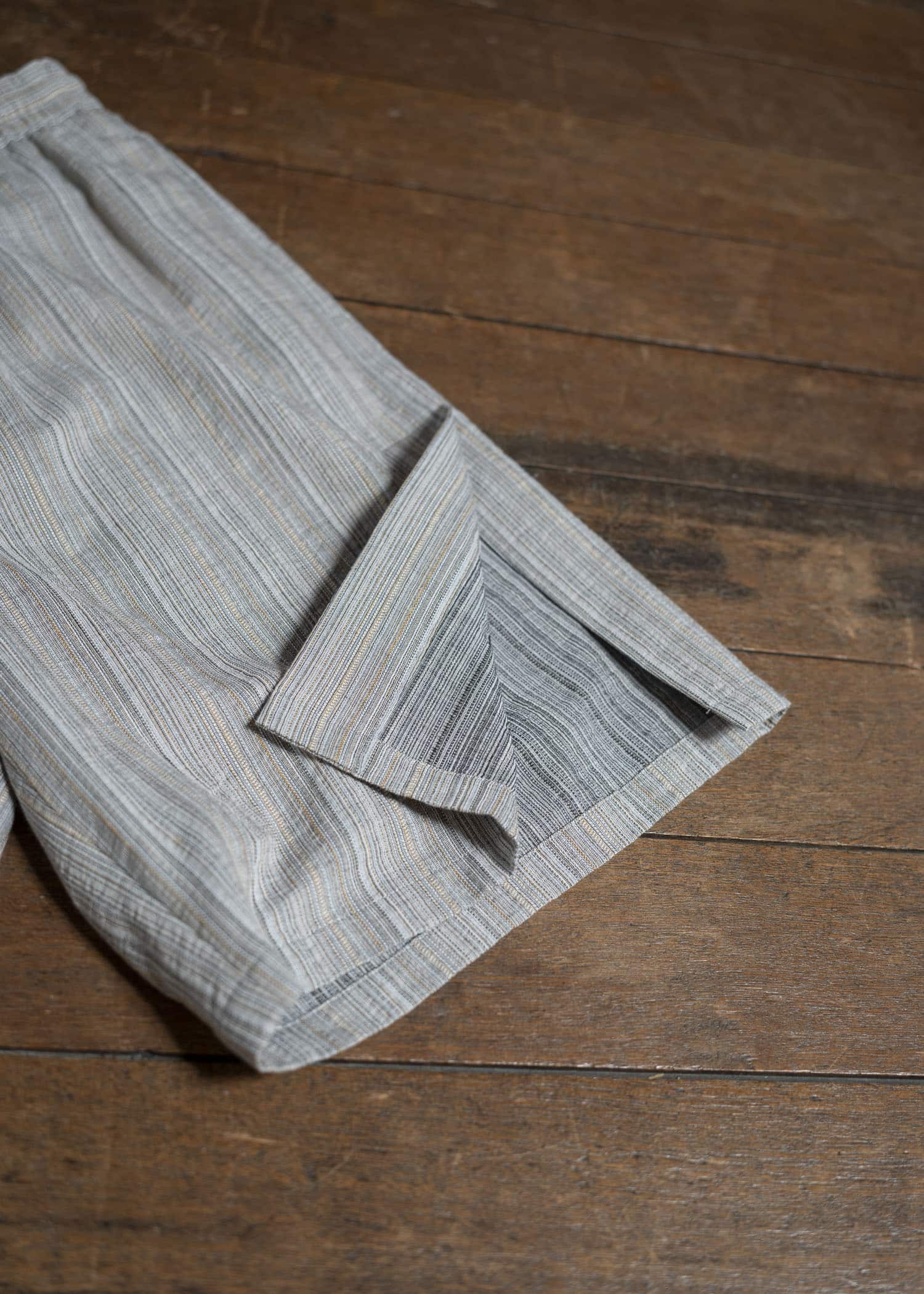 amachi. Phenomena Stripe Shorts AY16-24 Gray Beige