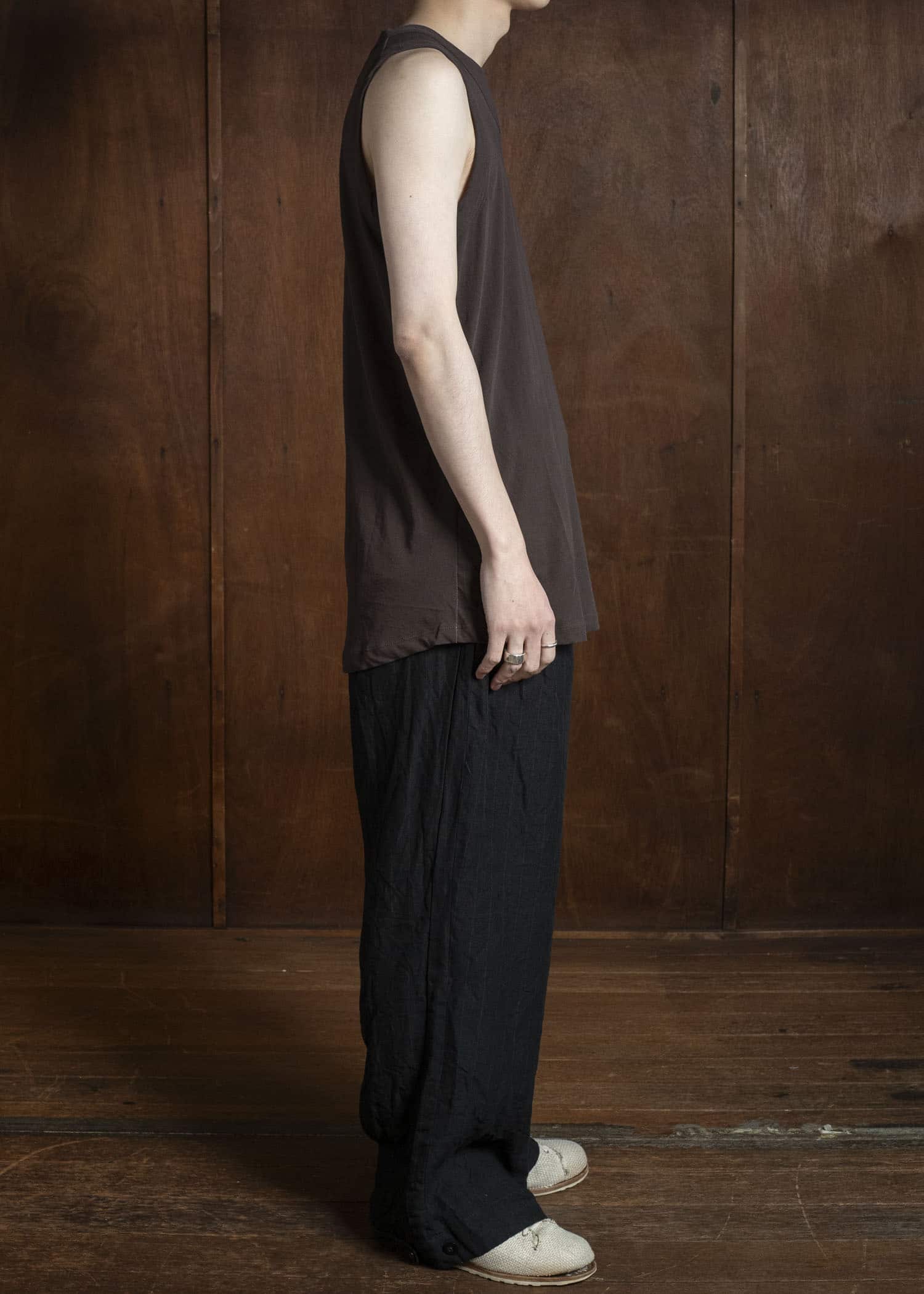 KLASICA SUD BACK SEEM REGULAR FIT TANK TOP BROWN