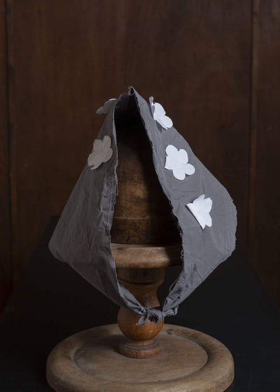 SCHA Giulietta FLOWERS HAT：charcoal grey FLOWERS：white 2020