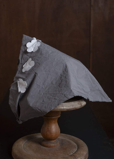 SCHA Giulietta FLOWERS HAT：charcoal grey FLOWERS：white 2020