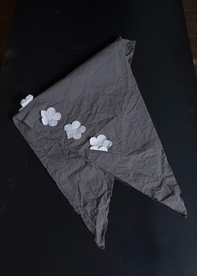 SCHA Giulietta FLOWERS HAT：charcoal grey FLOWERS：white 2020