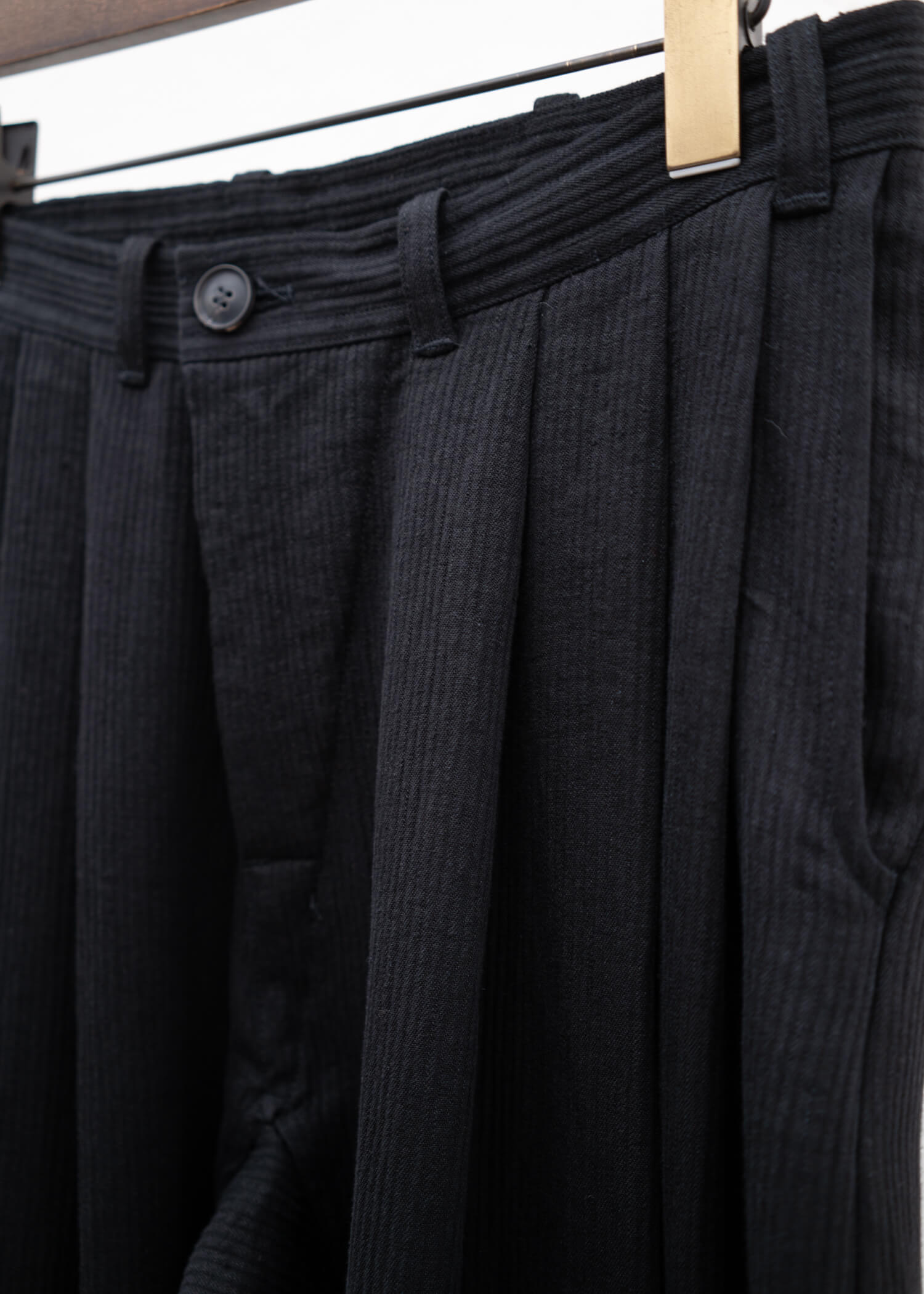 JAN-JAN VAN ESSCHE "TROUSERS#76" EXTRA WIDE PLEATED TROUSERS BLACK RIDGED LINEN