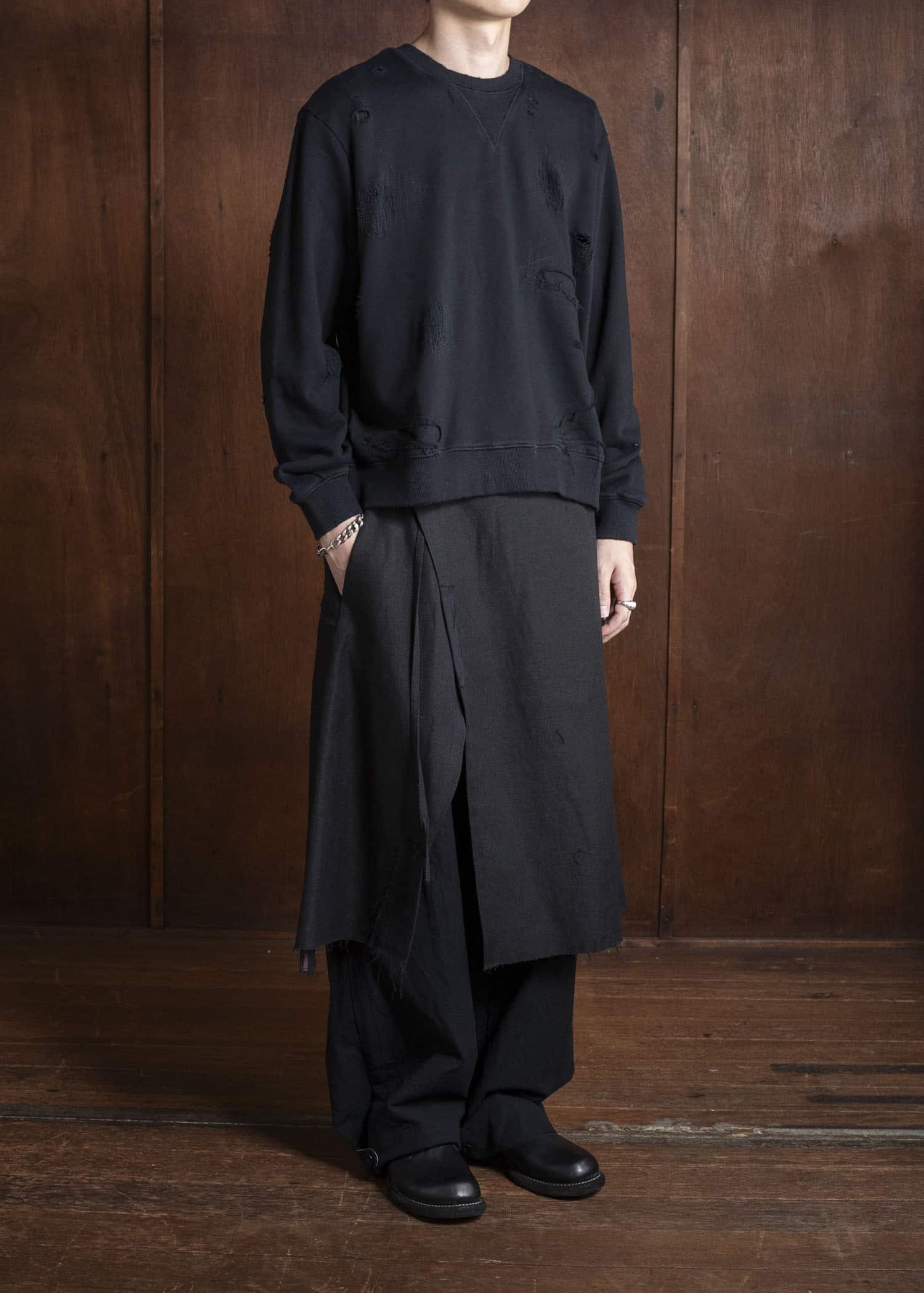 Professor.E DOUBLE V DESTROYED SWEATER BLACK 25FW-PE-TTL-01