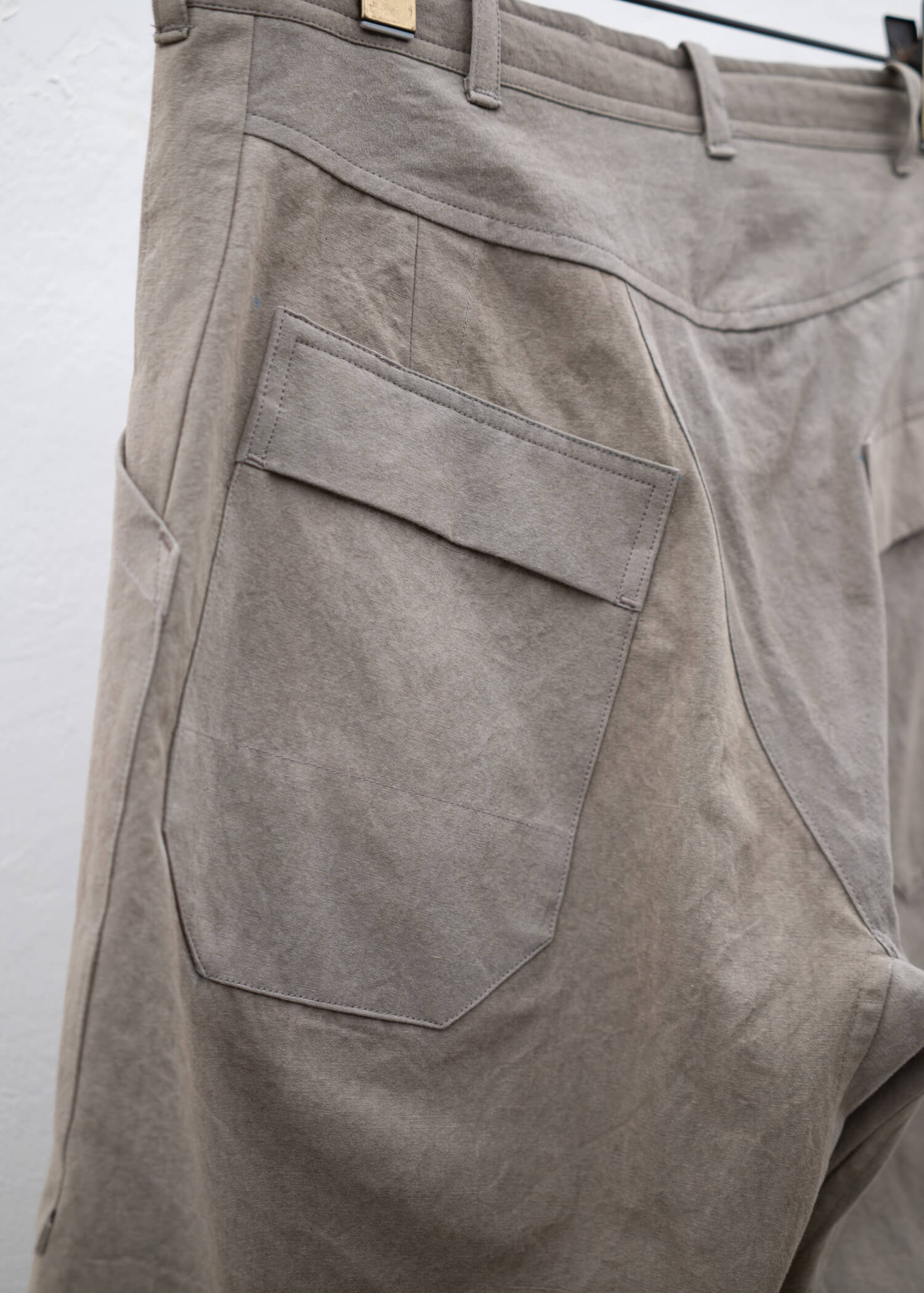 JAN-JAN VAN ESSCHE ""TROUSERS#75"" WORKWEAR STYLE TROUSERS COFFEE BINCHOTAN FINE CANVAS