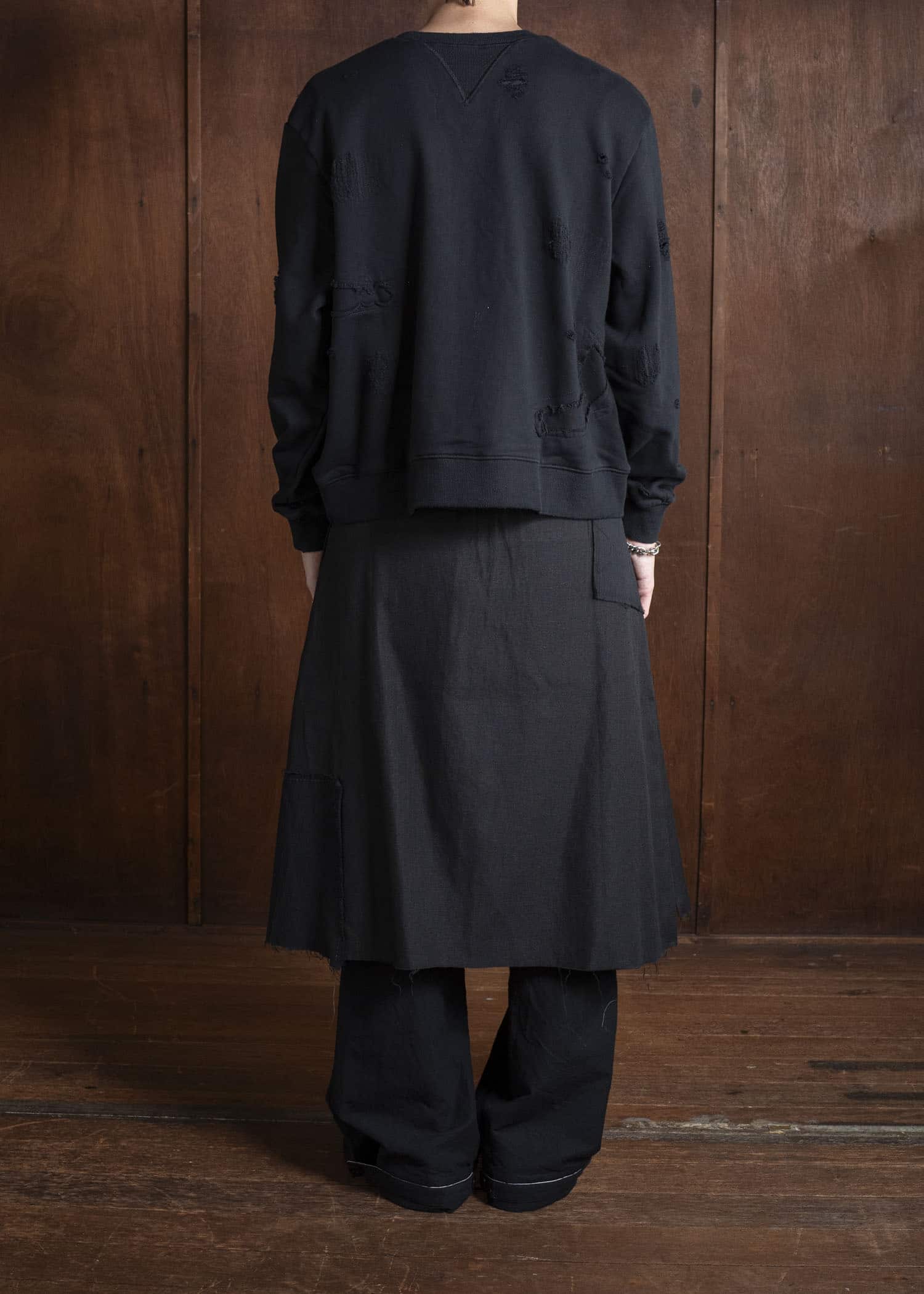 Professor.E DOUBLE V DESTROYED SWEATER BLACK 25FW-PE-TTL-01