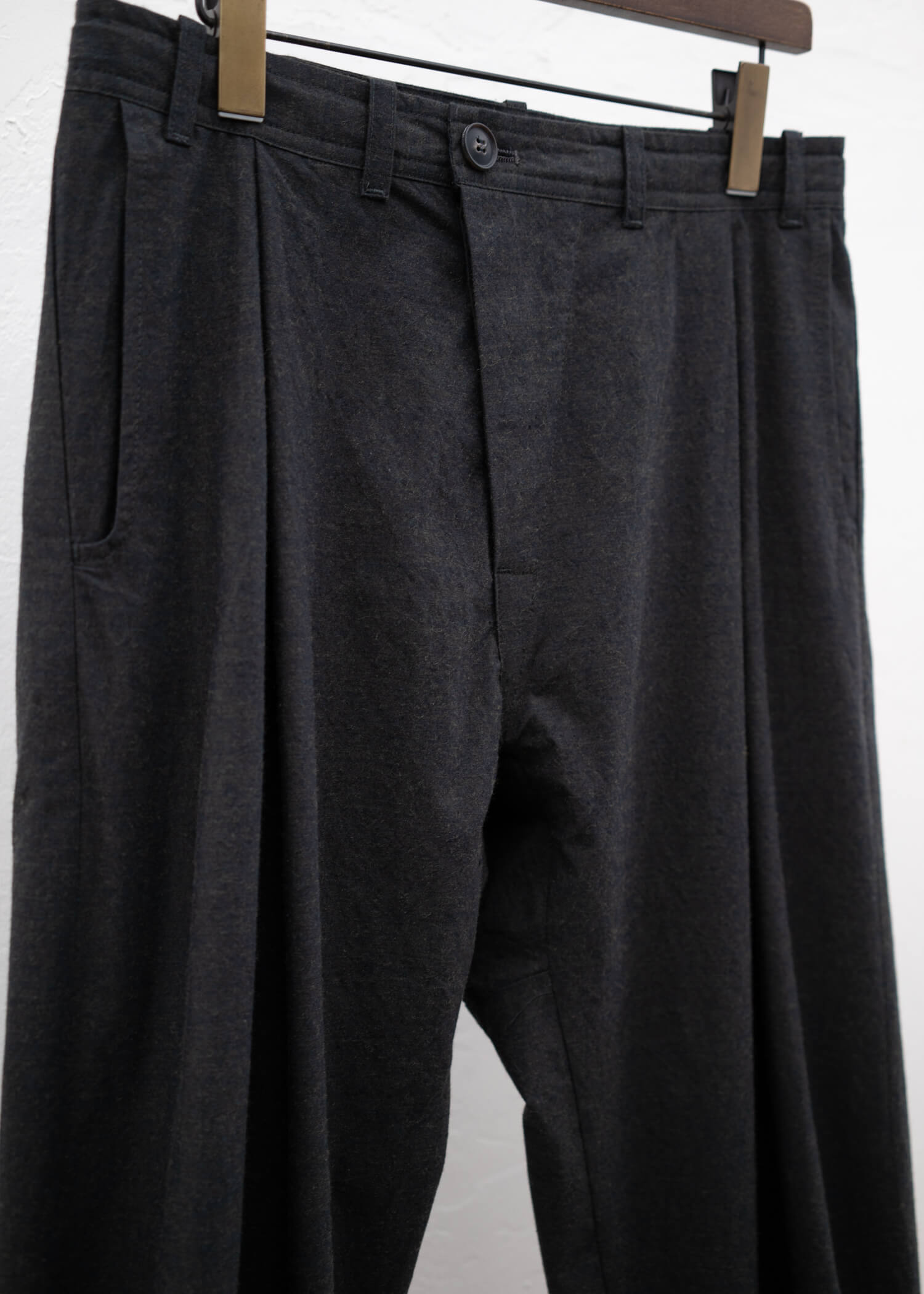 JAN-JAN VAN ESSCHE ""TROUSERS#68"" SINGLE PLEATED TROUSERS BLACK KHAKI COTTON WOOL DENSE CLOTH