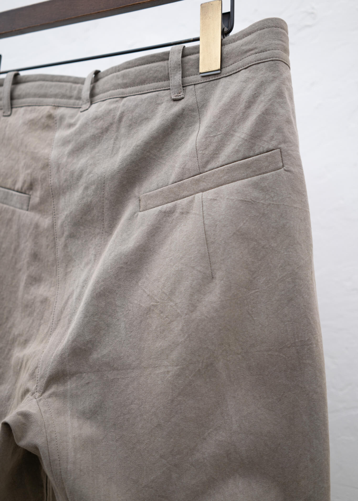 JAN-JAN VAN ESSCHE ”TROUSERS#76" EXTRA WIDE PLEATED TROUSERS COFFEE BINCHOTAN FINE CANVAS