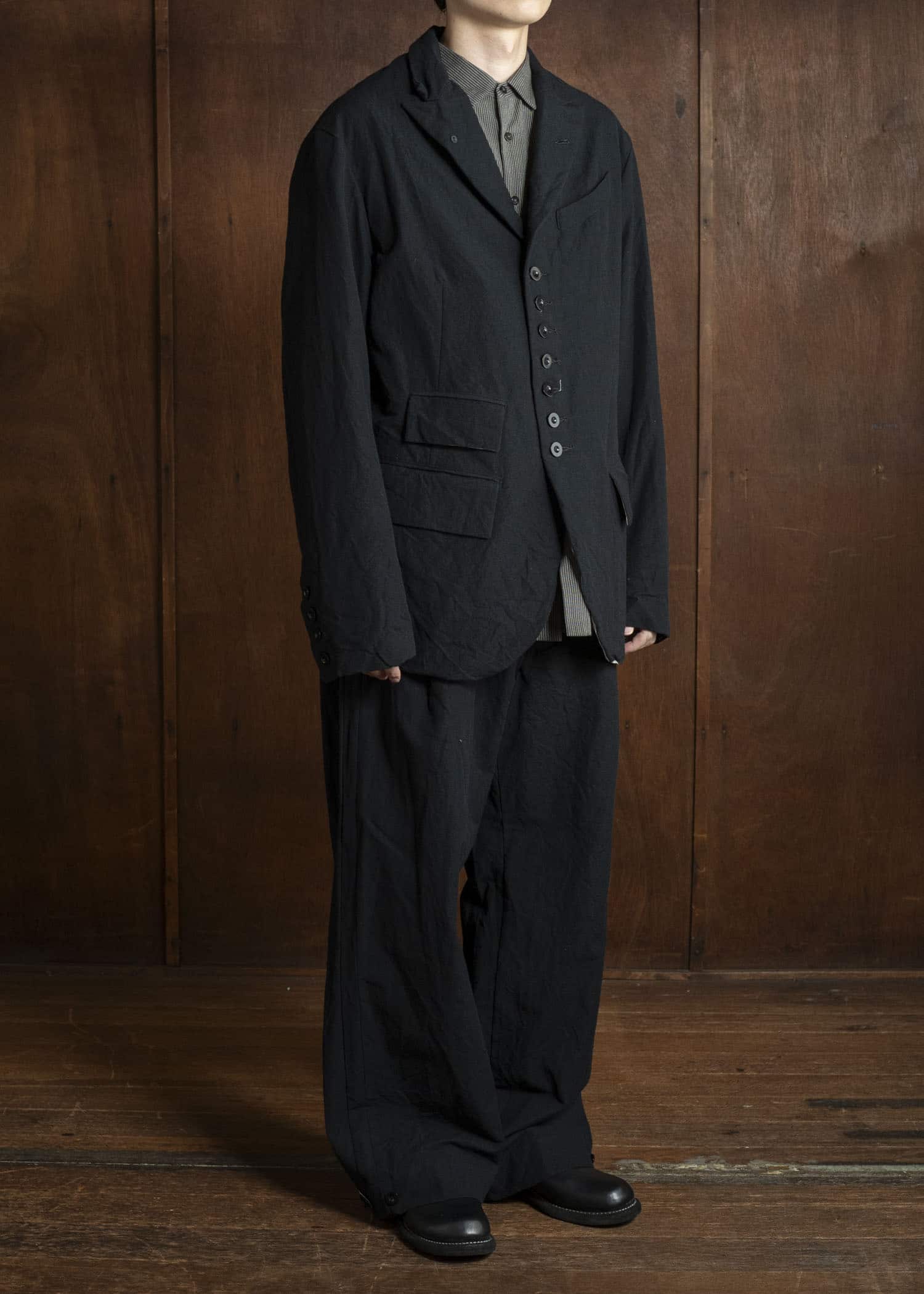 KLASICA 25F-TRS-B13 LINDBERG II - ax Side Tucked Wide Straight Trousers COAL BLACK