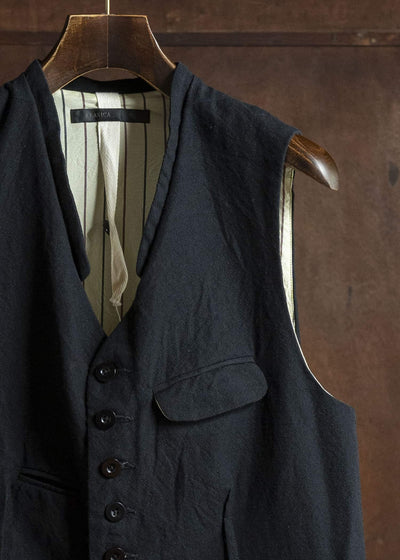 KLASICA 25F-GLT-B12 JEUNET - ax Square Shaped Loose Vest COAL BLACK