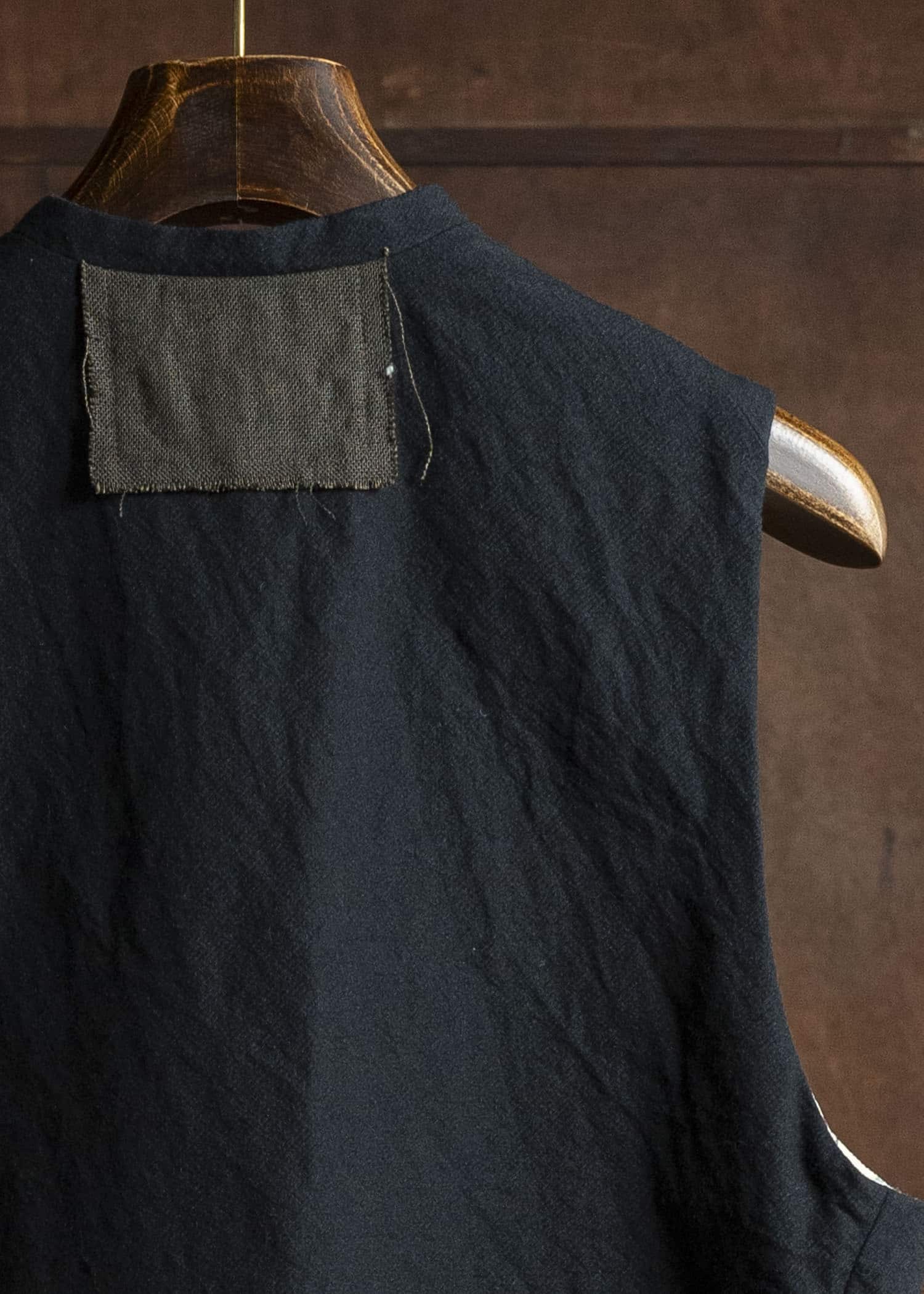 KLASICA 25F-GLT-B12 JEUNET - ax Square Shaped Loose Vest COAL BLACK