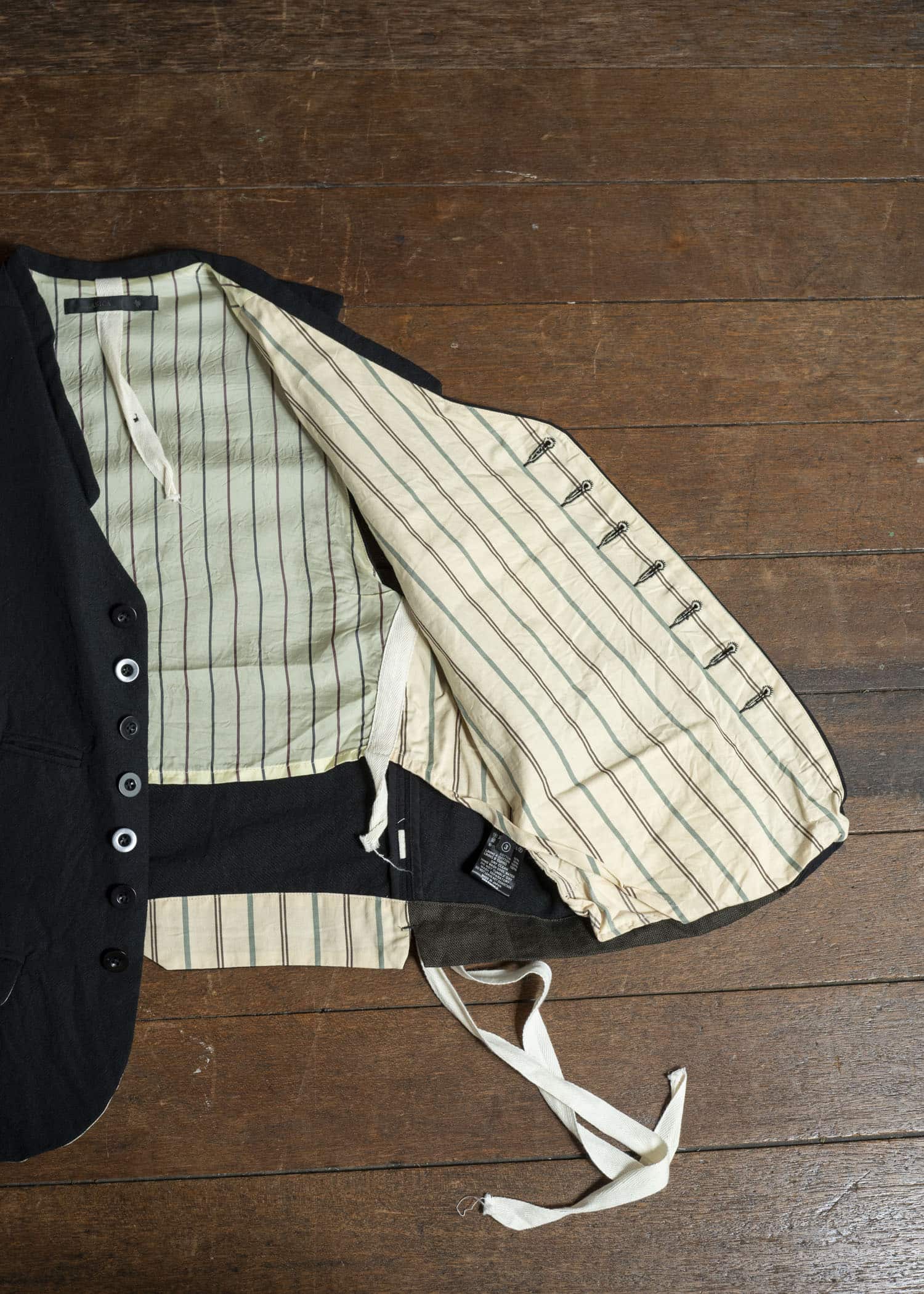 KLASICA 25F-GLT-B12 JEUNET - ax Square Shaped Loose Vest COAL BLACK