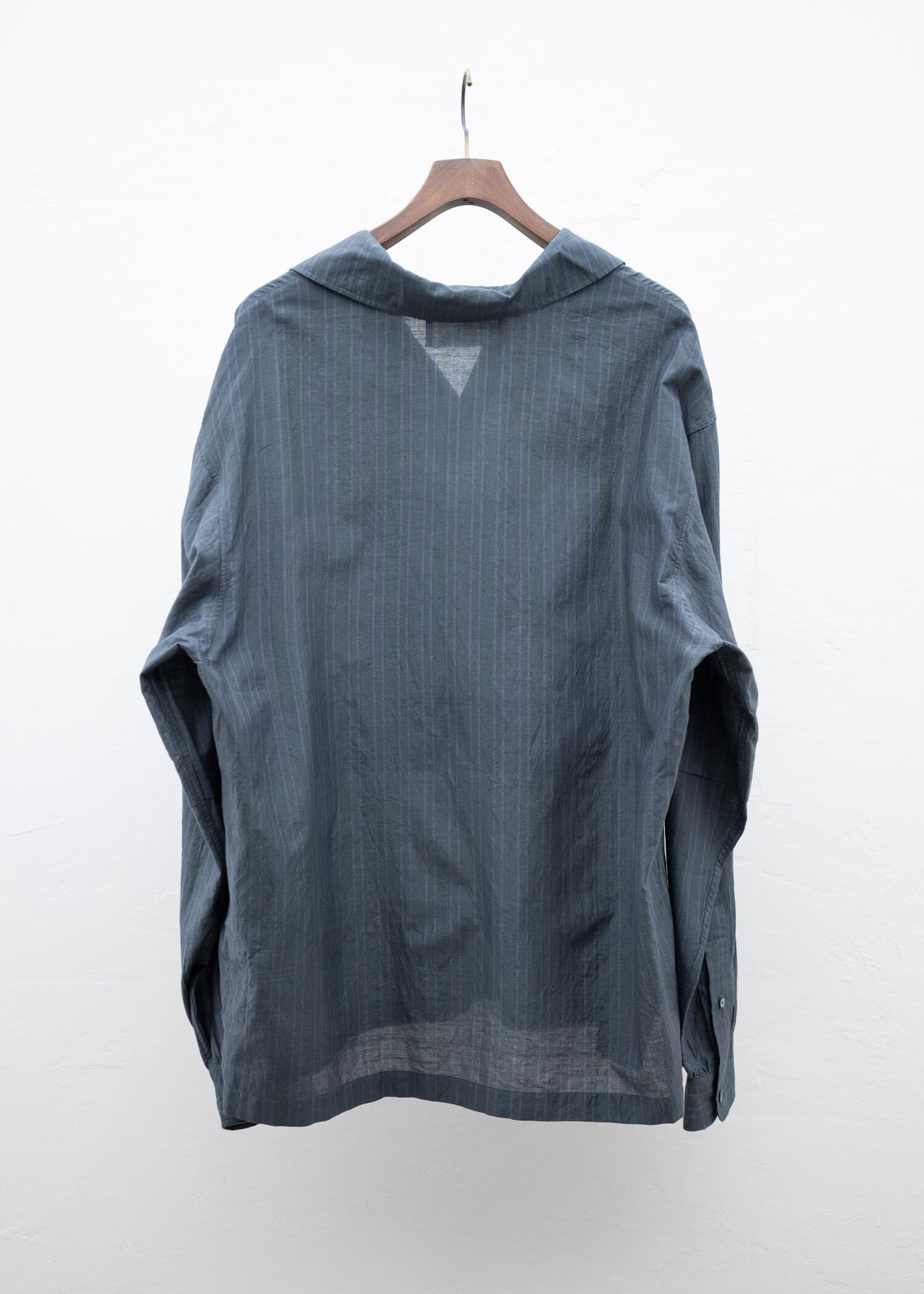 ITOH TUCK SLEEVE SHIRT