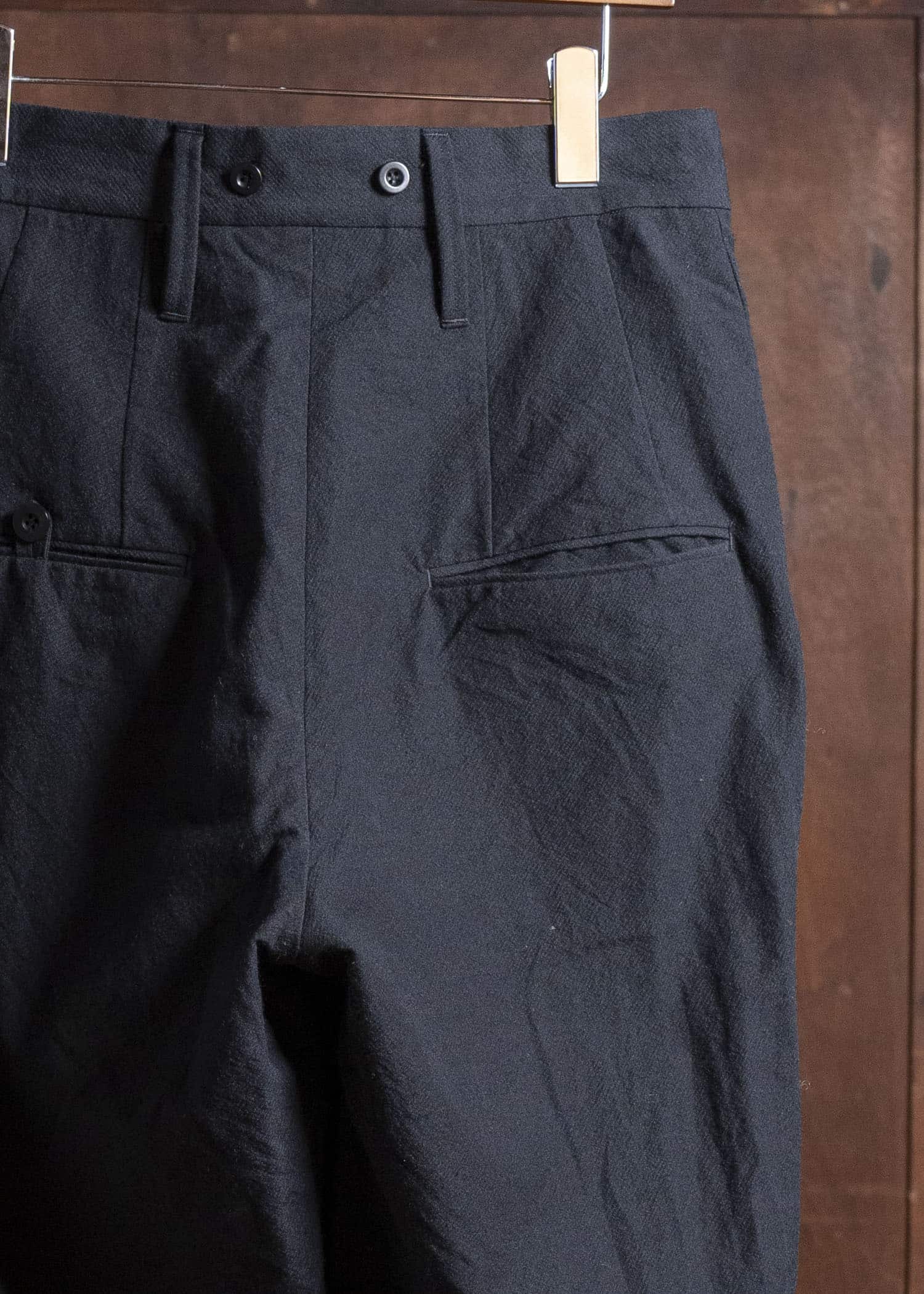 KLASICA 25F-TRS-B13 LINDBERG II - ax Side Tucked Wide Straight Trousers COAL BLACK