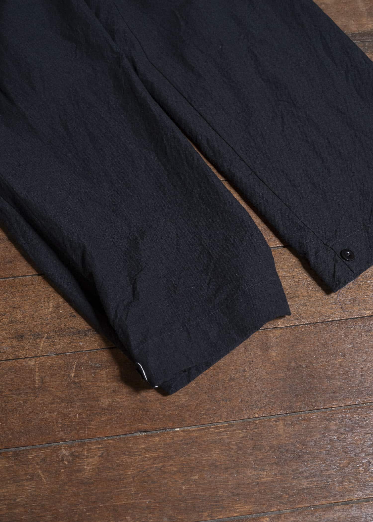 KLASICA 25F-TRS-B13 LINDBERG II - ax Side Tucked Wide Straight Trousers COAL BLACK