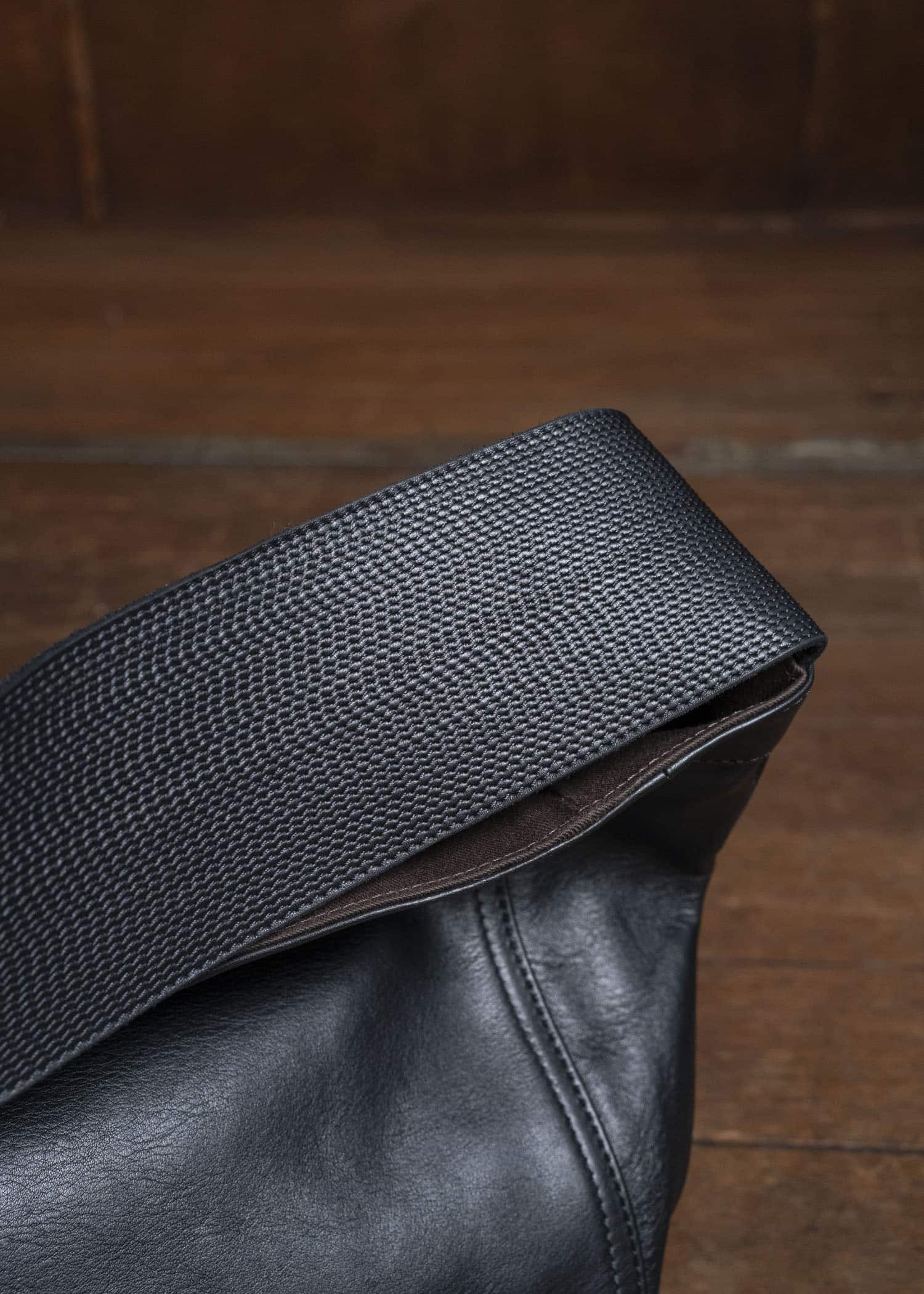 Taiga Takahashi Lot.004-Cf-Black Newsboy Bag Calf Leather Black