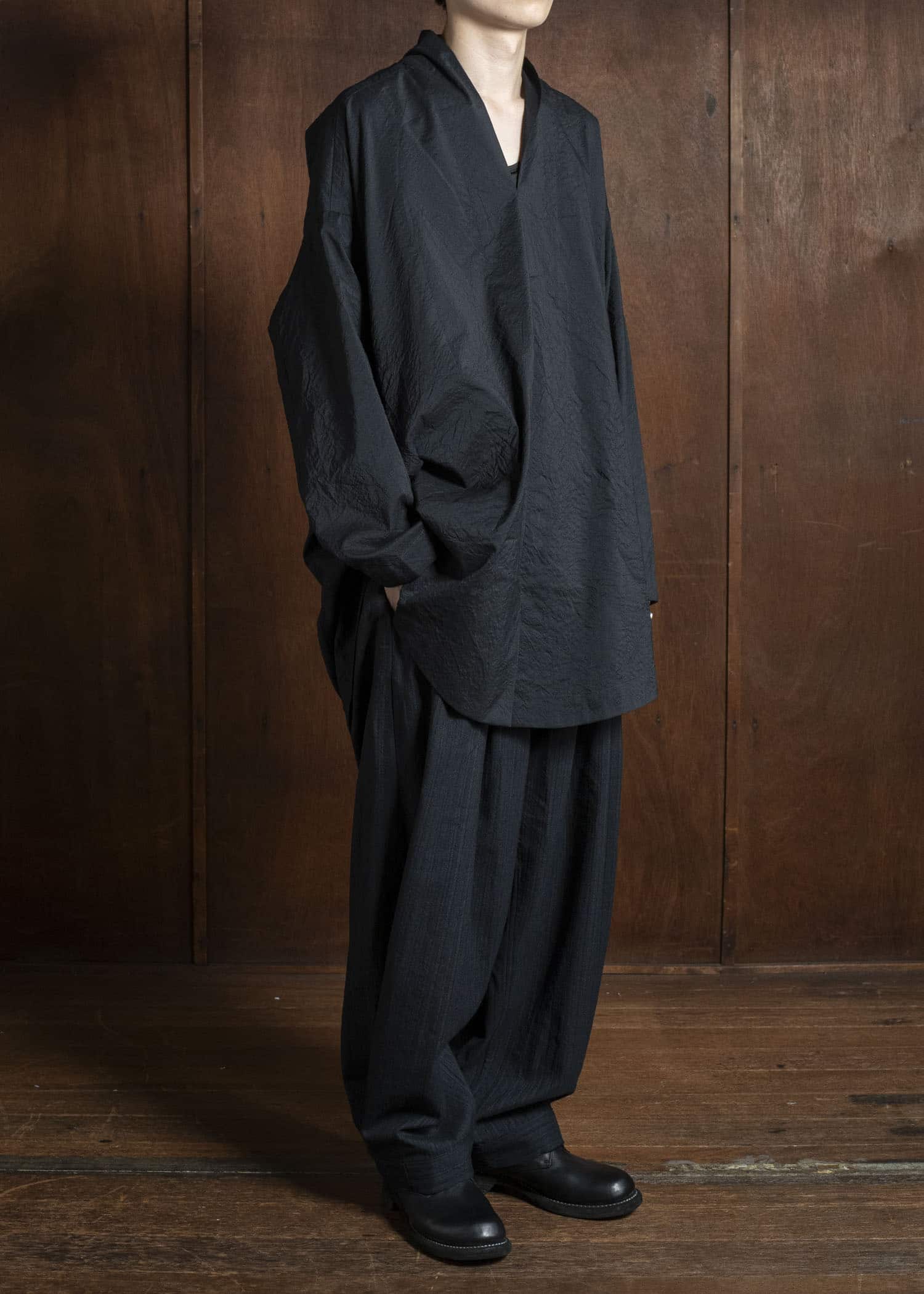 JAN-JAN VAN ESSCHE TUNIC#42 KIMONO COLLAR LOOSE FIT TUNIC Wool Silk Cloth Deep Black