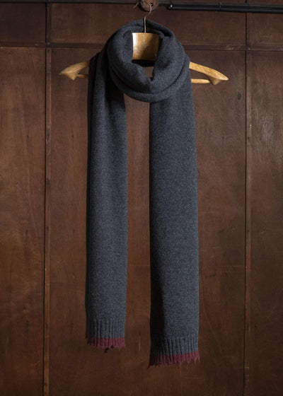 UMA WANG UK0050 SCARF uw894 - dark grey/red