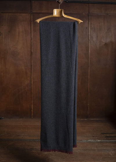UMA WANG UK0050 SCARF uw894 - dark grey/red