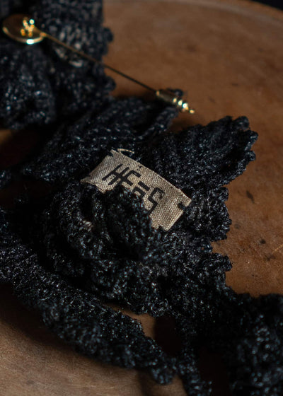 HEōS Carnation Corsage Black HGAW-AS005