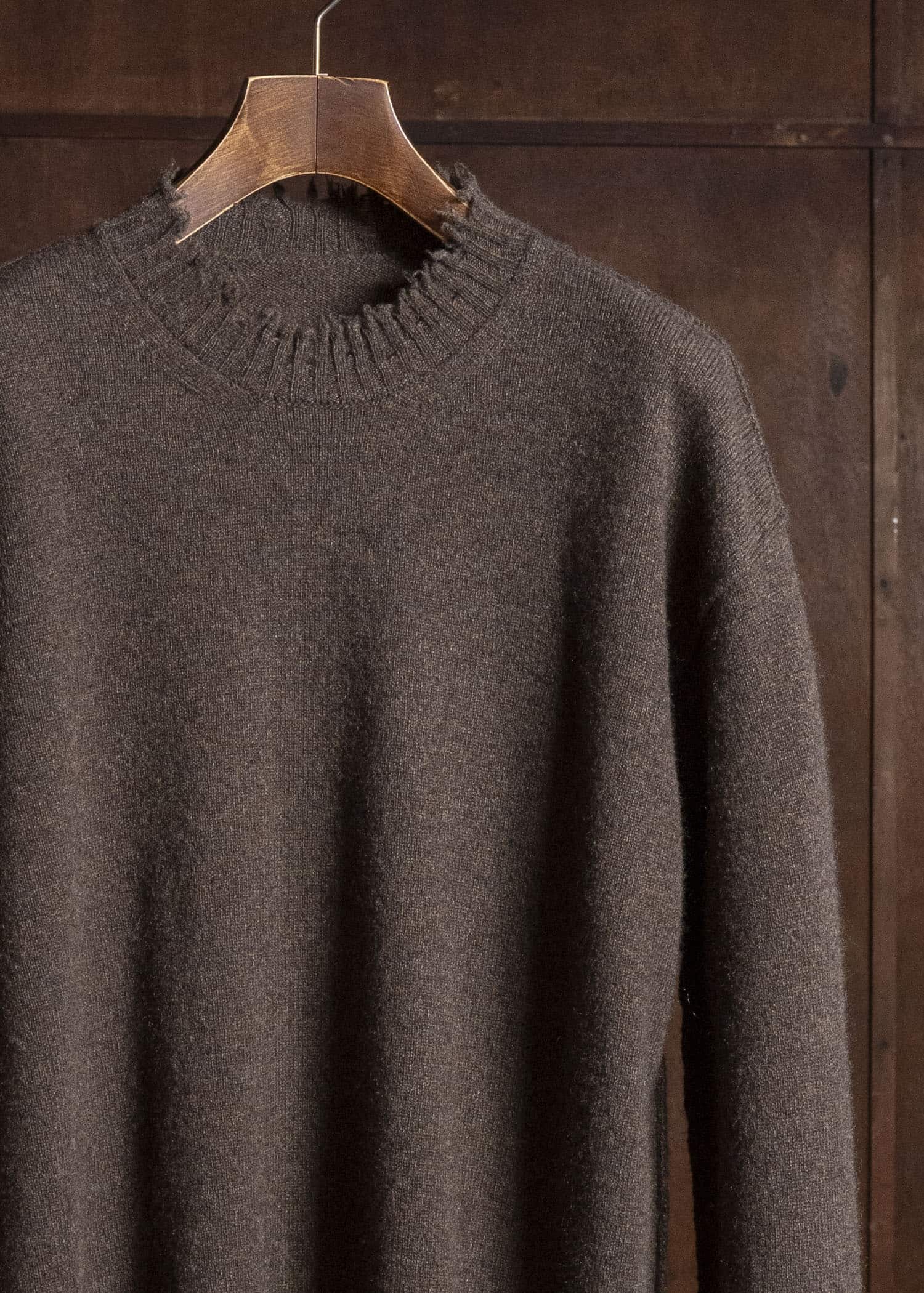 UMA WANG UK7555 ROUND NECK TOP uw600 - brown
