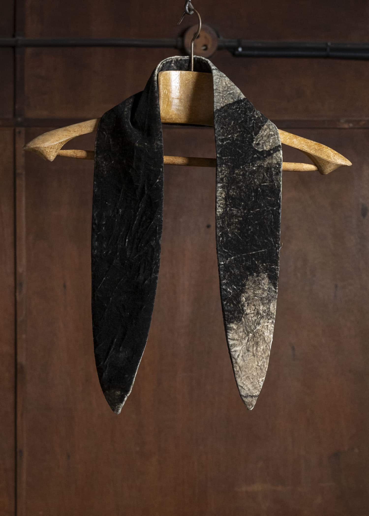 ZIGGY CHEN 0M2535016 VELVET SHORT SCARF 54