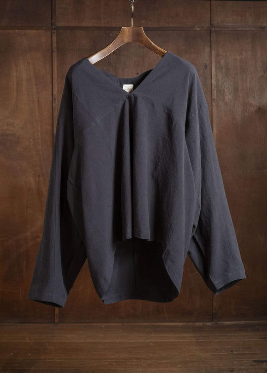 JAN-JAN VAN ESSCHE TUNIC#43 SHORT, LOOSE TUNIC WITH YOKE AND LONG SLEEVES | LINEN SILK SHIRTING Sumi Kuro