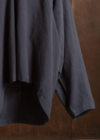JAN-JAN VAN ESSCHE TUNIC#43 SHORT, LOOSE TUNIC WITH YOKE AND LONG SLEEVES | LINEN SILK SHIRTING Sumi Kuro