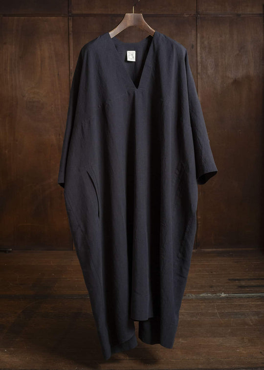 JAN-JAN VAN ESSCHE TUNIC#44 LONG, OVERSIZED TUNIC WITH YOKE AND JET OPENINGS Linen Silk Shirting | Sumi Kuro