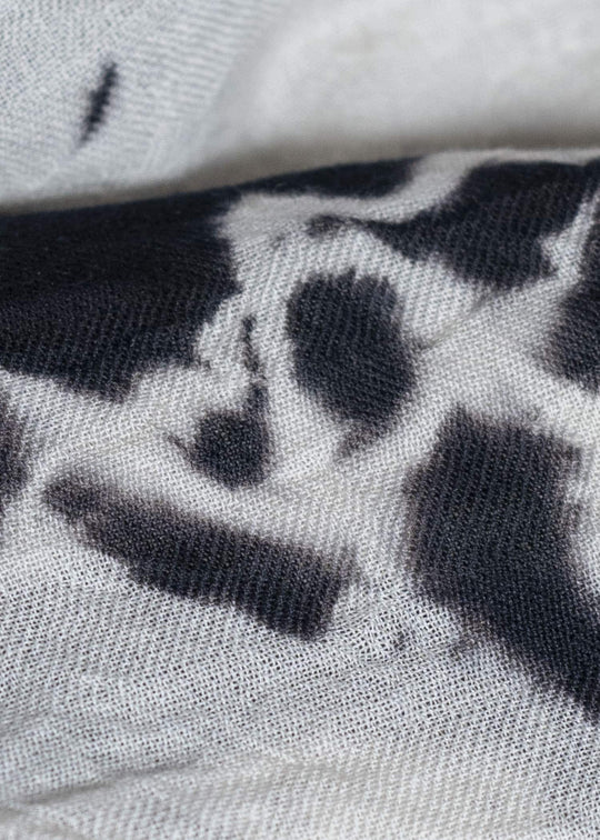SUZUSAN Herringbone Sea Island Cotton Woven Shawl Madara Shibori 0044C-010-Black - Natural White