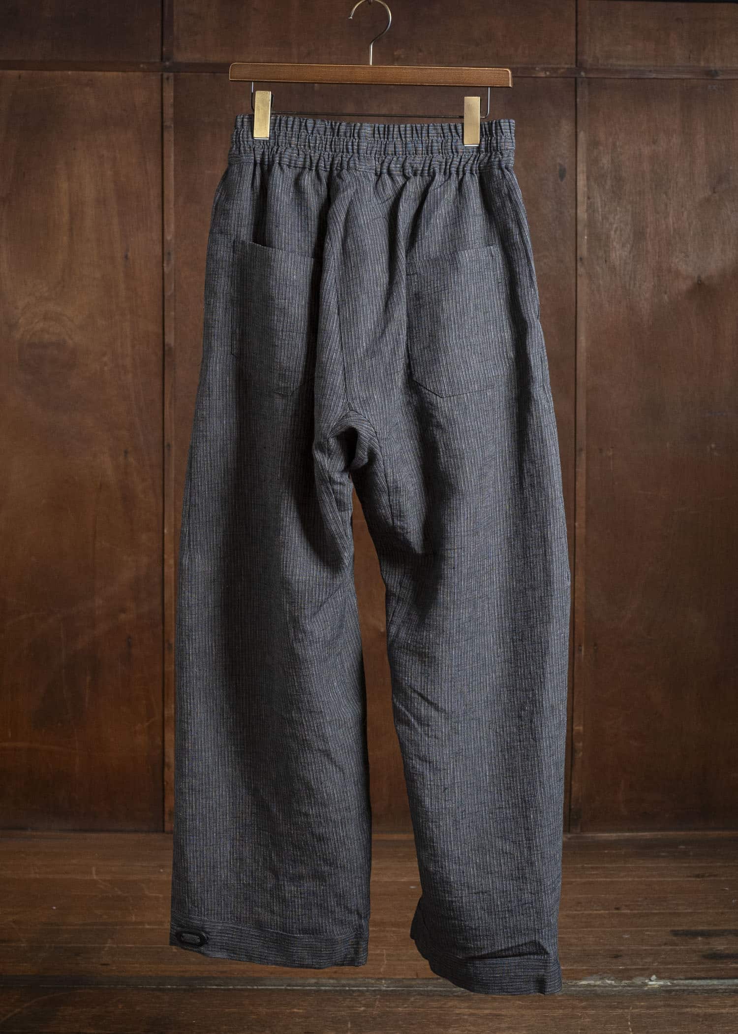 JAN-JAN VAN ESSCHE TROUSERS#91 TRIPLE PLEATED LOOSE TROUSERS WITH ELASTIC WAIST Hemp Cloth | Dark Grey Striped