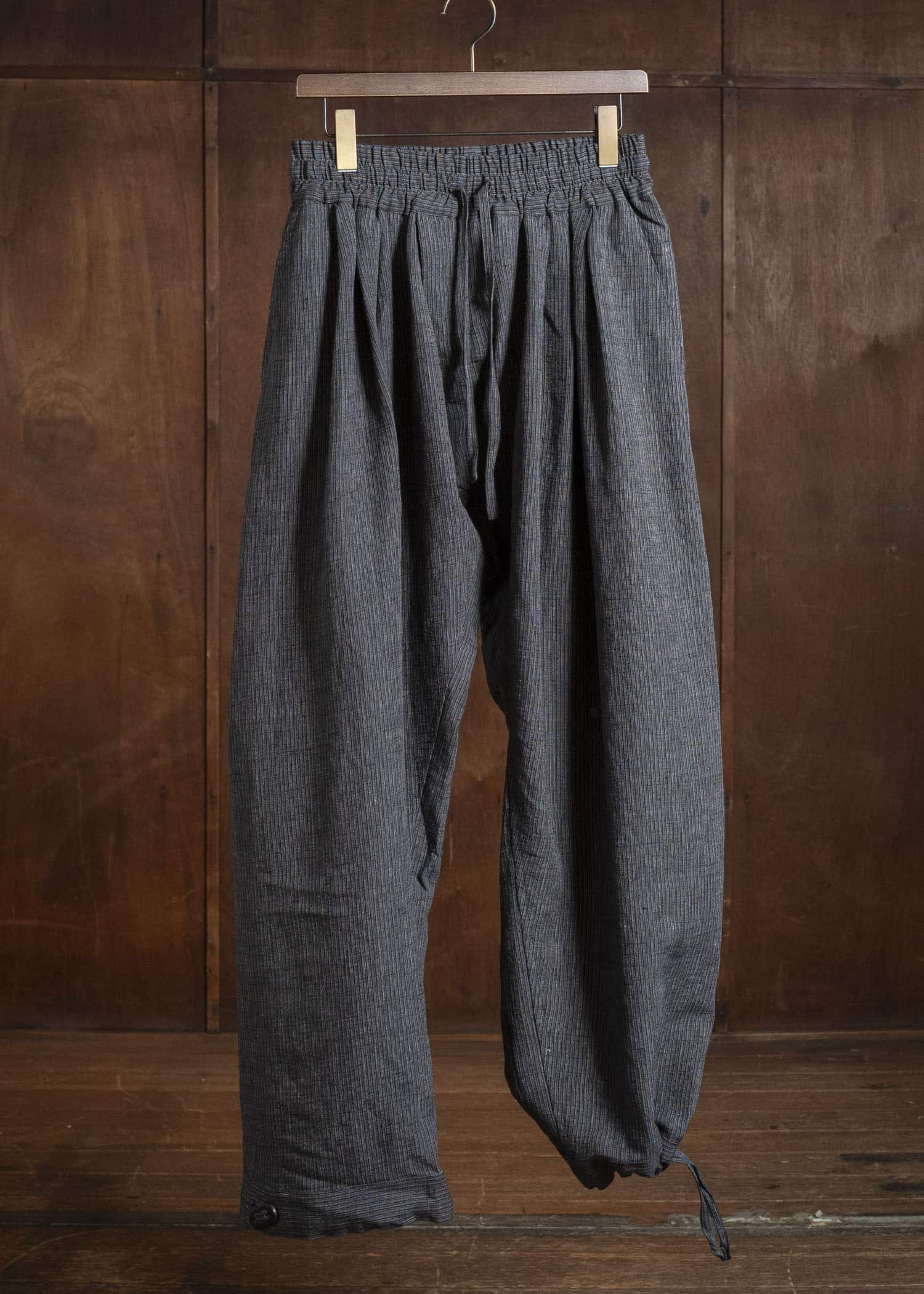 JAN-JAN VAN ESSCHE TROUSERS#91 TRIPLE PLEATED LOOSE TROUSERS WITH ELASTIC WAIST Hemp Cloth | Dark Grey Striped