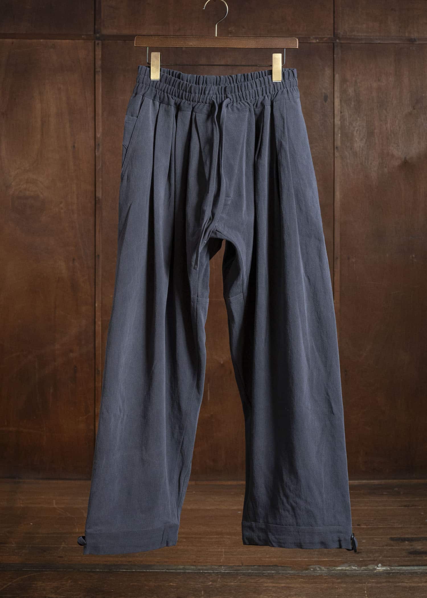 JAN-JAN VAN ESSCHE TROUSERS#91 TRIPLE PLEATED LOOSE TROUSERS WITH ELASTIC WAIST Co Hemp Dense Twill | Logwood