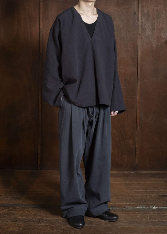 JAN-JAN VAN ESSCHE TUNIC#43 SHORT, LOOSE TUNIC WITH YOKE AND LONG SLEEVES | LINEN SILK SHIRTING Sumi Kuro