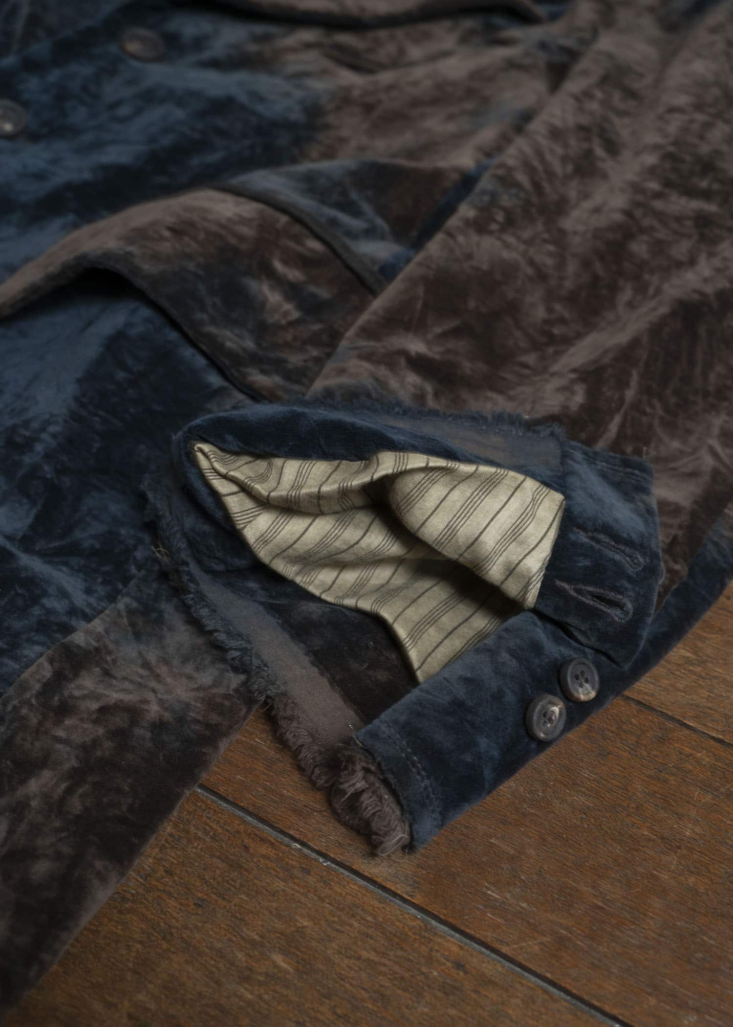 ZIGGY CHEN 0M2531102 VELVET LONG COAT 25