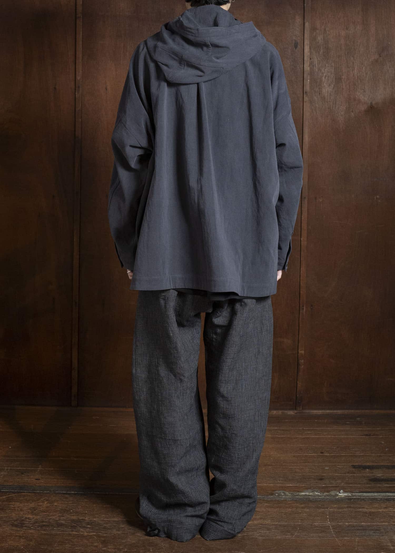 JAN-JAN VAN ESSCHE TROUSERS#91 TRIPLE PLEATED LOOSE TROUSERS WITH ELASTIC WAIST Hemp Cloth | Dark Grey Striped