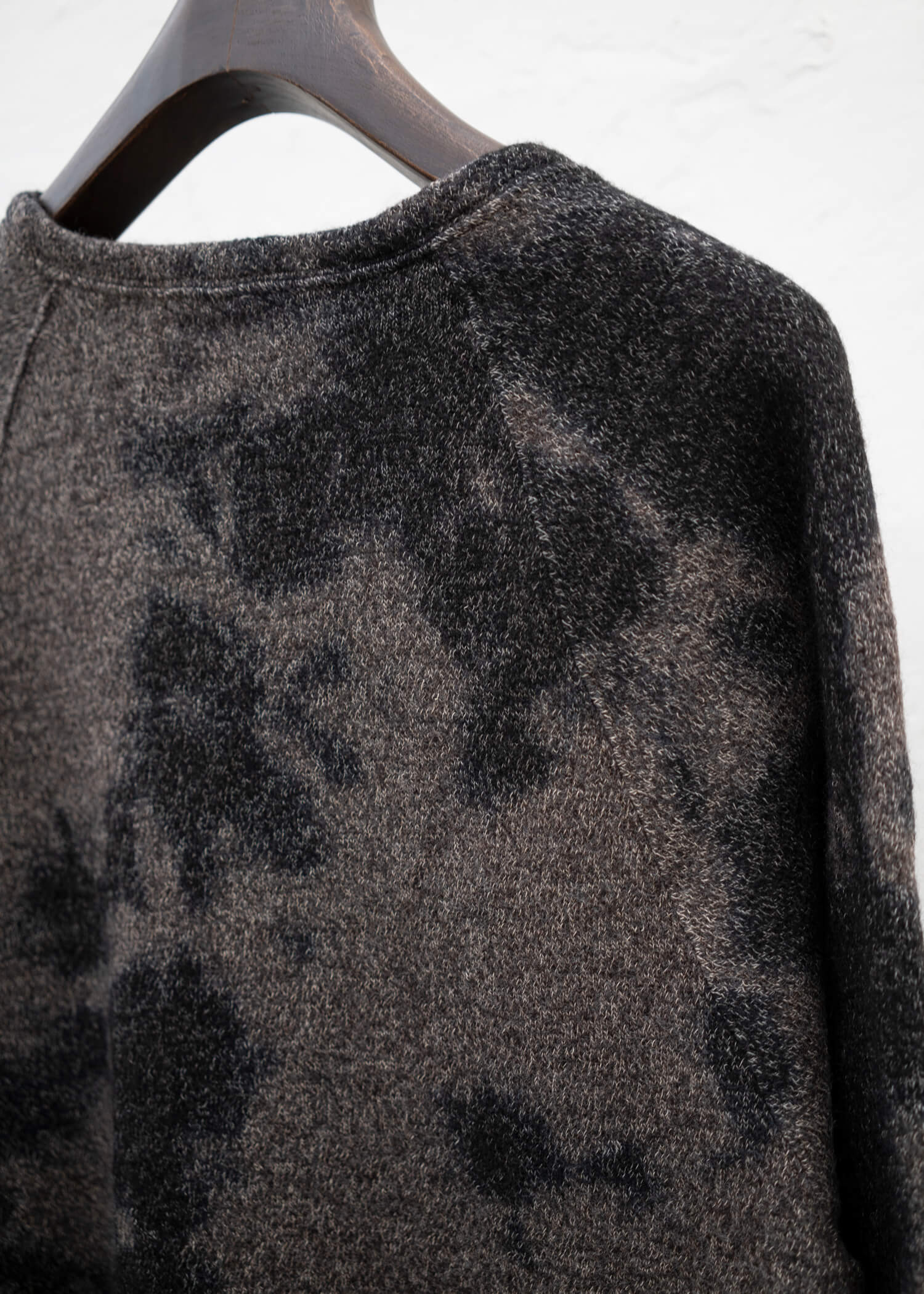 SUZUSAN Wool Cotton Jersey Crew Neck Pullover(Madara Shibori) Black - Muddy Br own