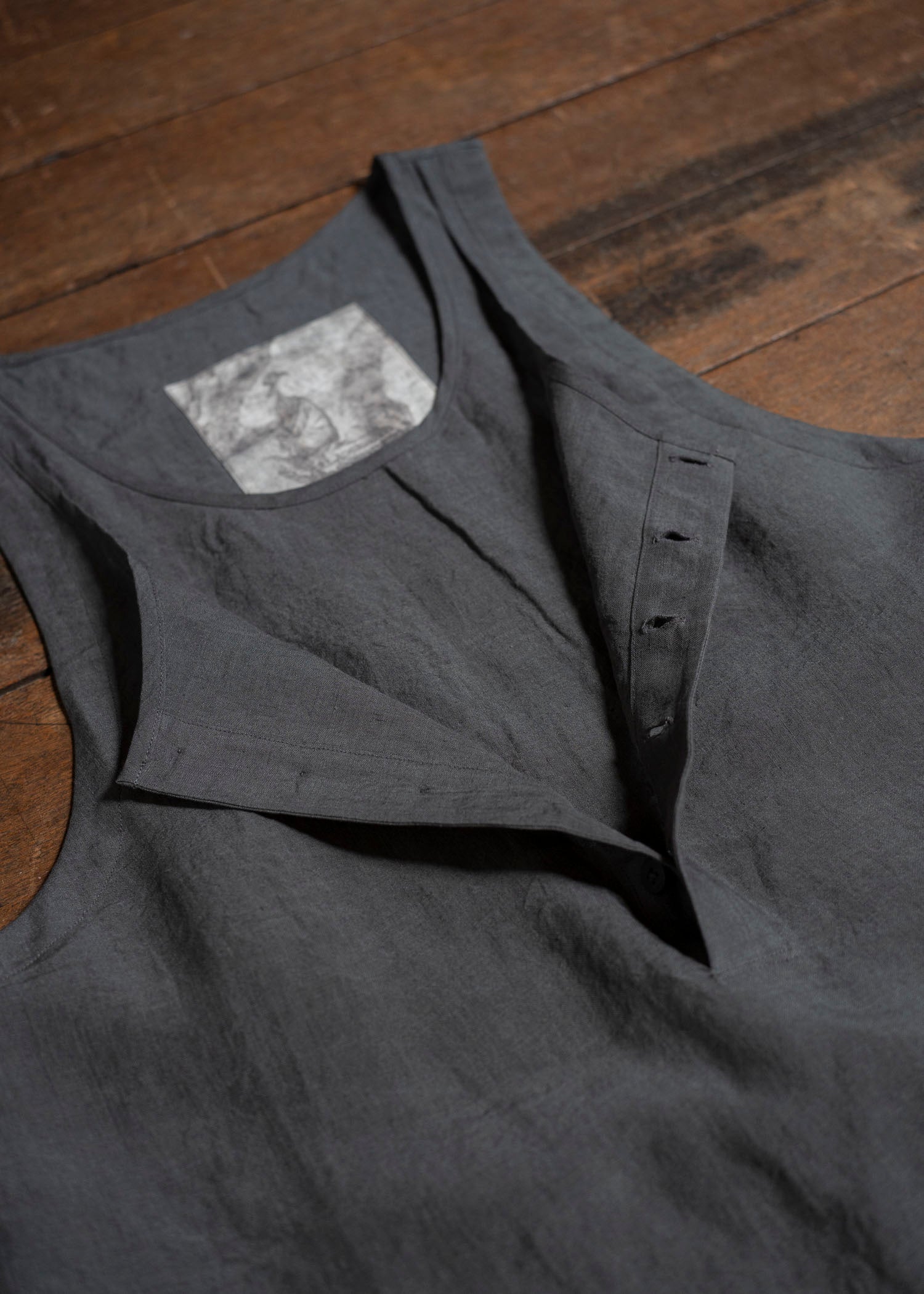 ZIGGY CHEN 0M2510105 Layered Henley-Neck Tank Top CHARCOAL BLUE